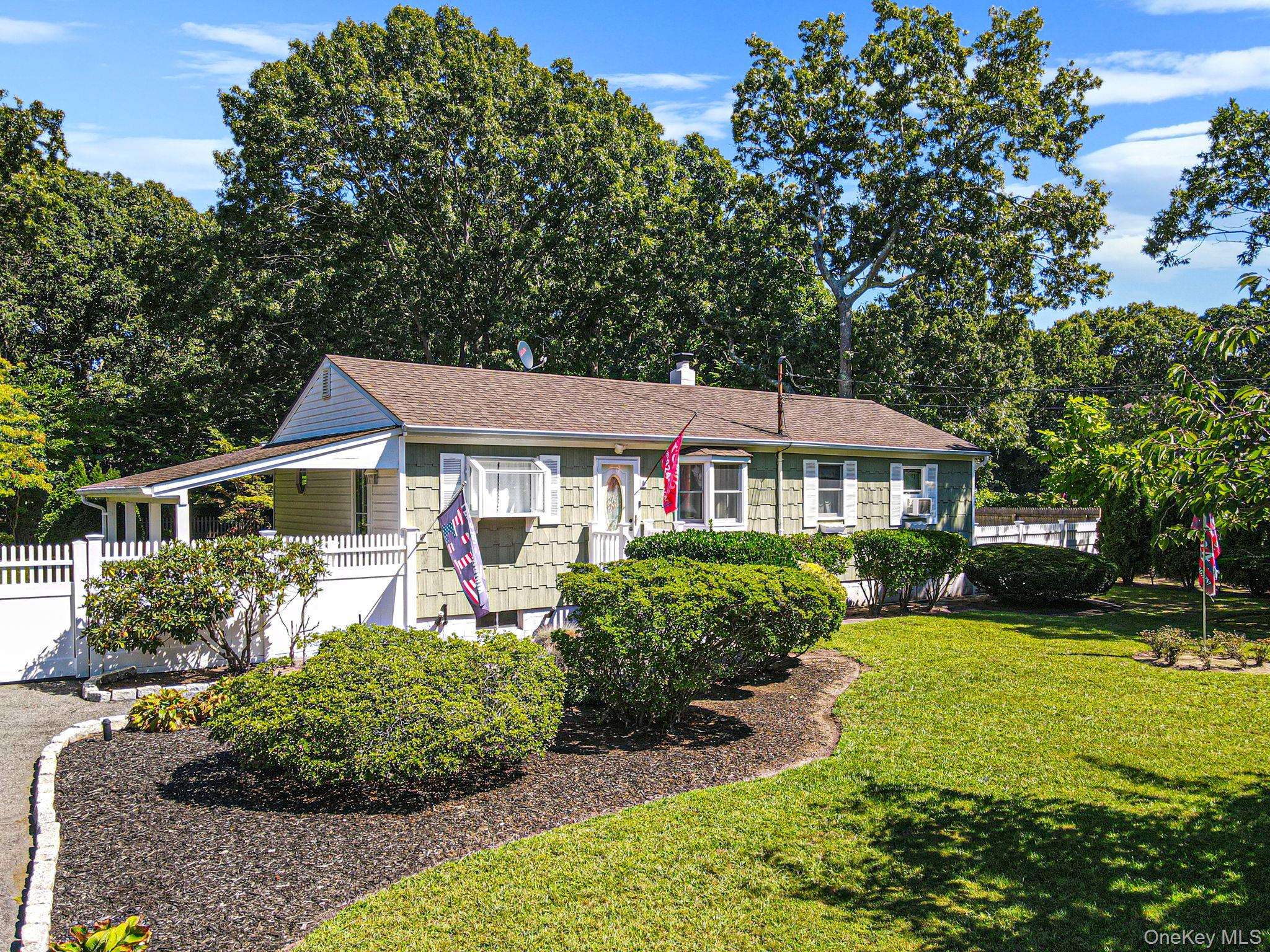 152 Grand AVE, Shirley, NY 11967