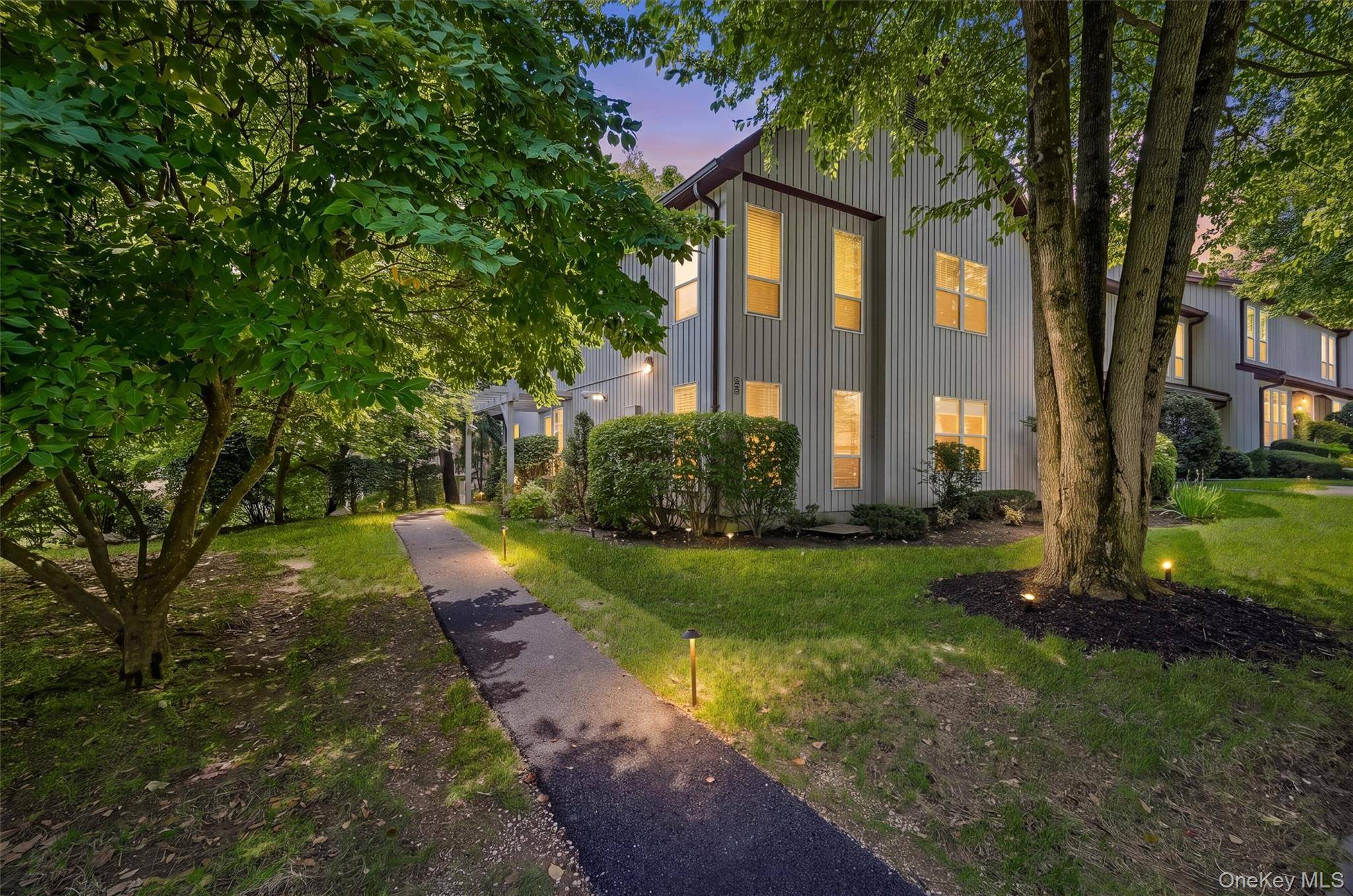 25 Villa DR, Peekskill, NY 10566