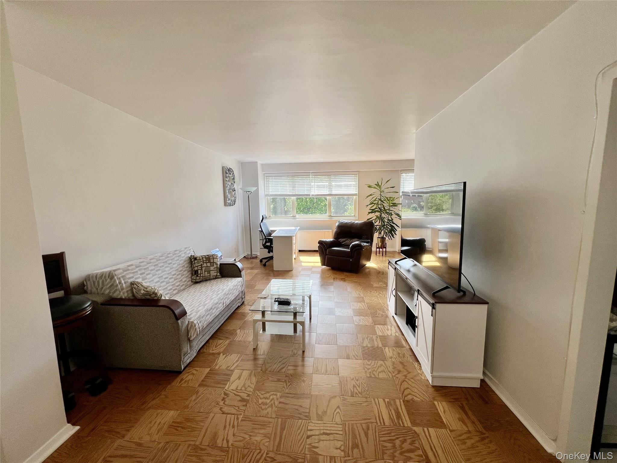 30 Lake ST #8D, White Plains, NY 10603