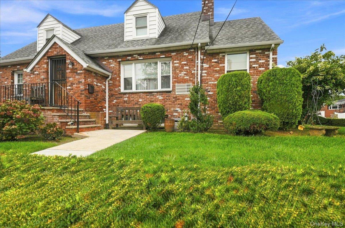 4 Holly ST, Yonkers, NY 10704