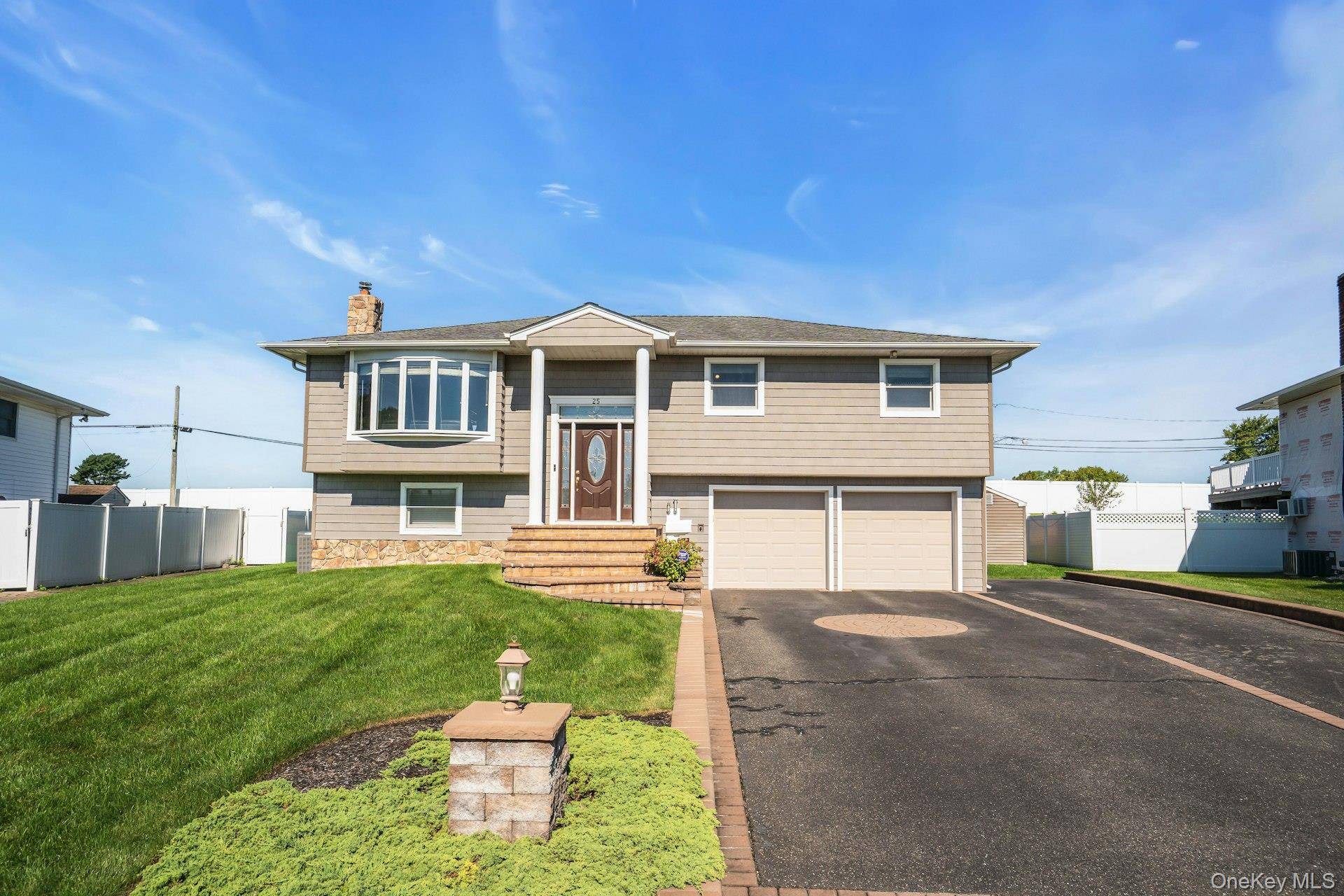 25 Heather CRES, Commack, NY 11725
