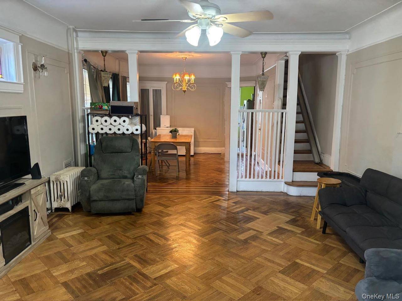 121-13 Hillside AVE, Richmond Hill, NY 11418