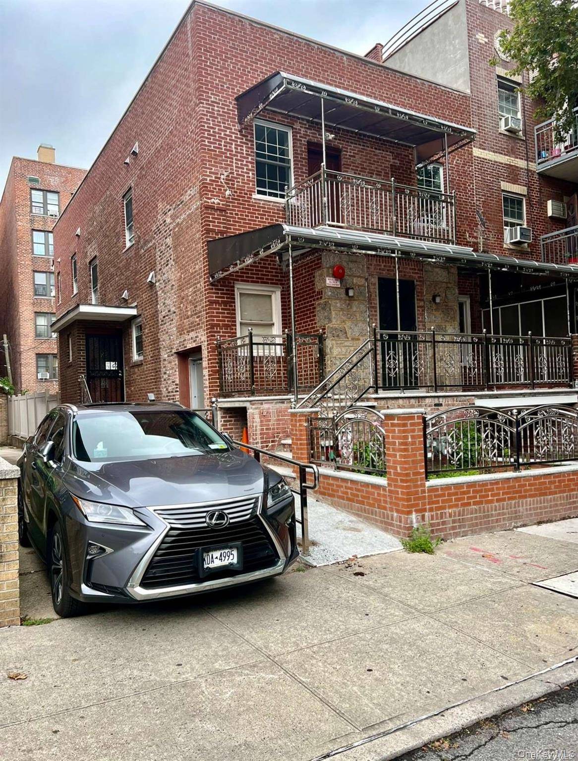 34-26 75th ST #2R, Flushing, NY 11372