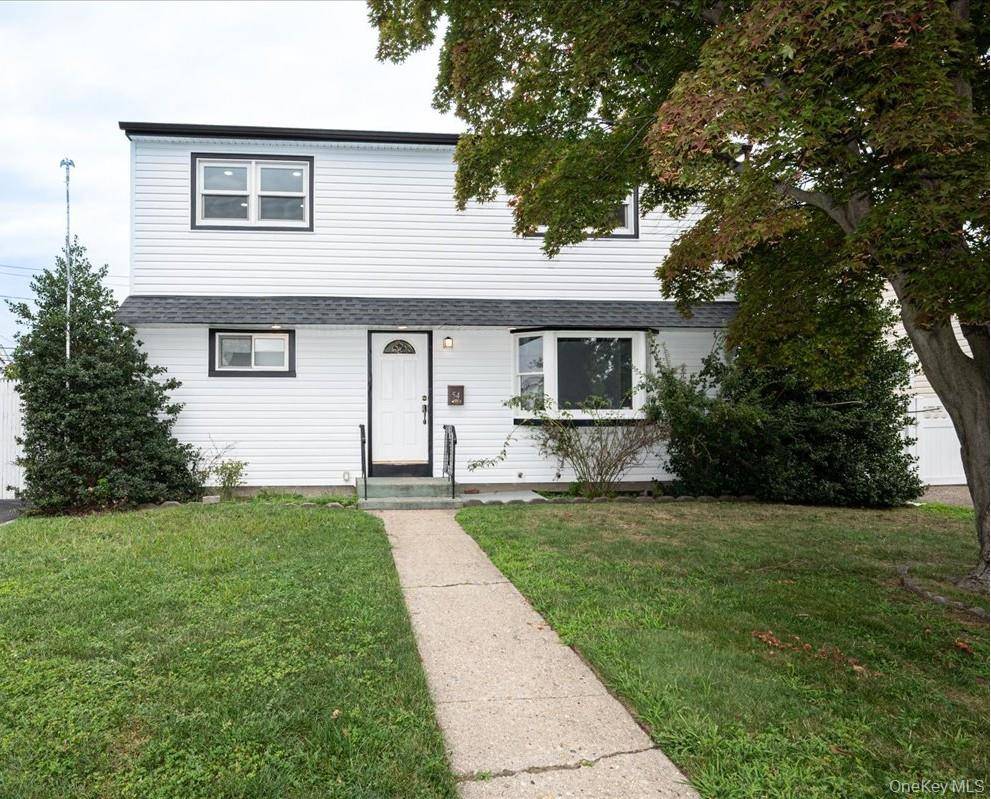 54 Ketcham AVE, Hicksville, NY 11801
