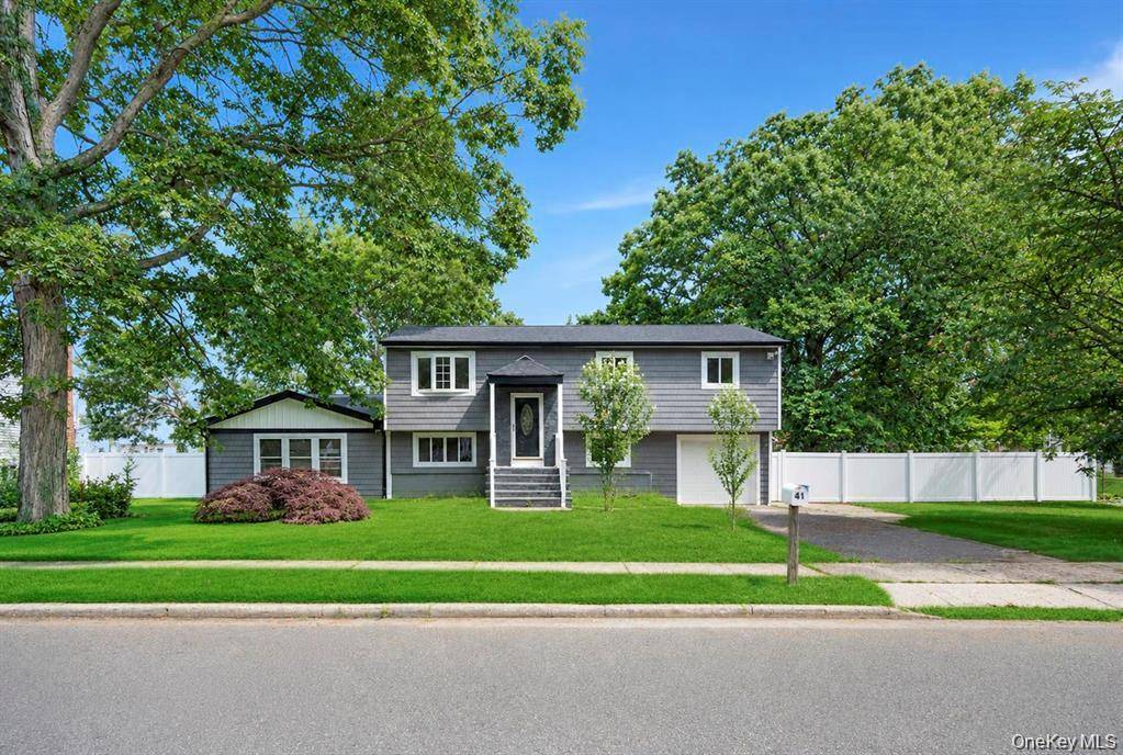 41 Madison AVE, Amityville, NY 11701