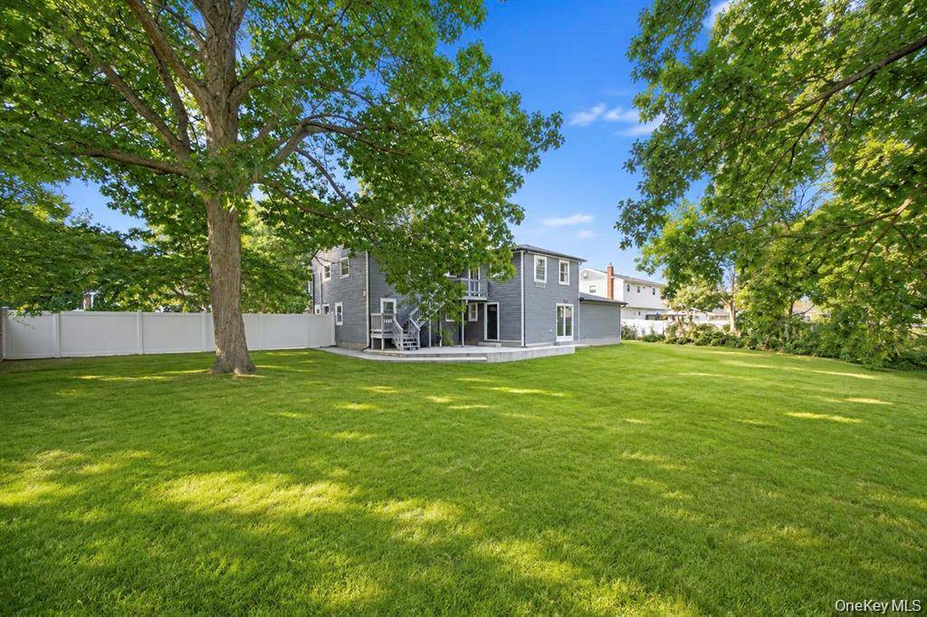 41 Madison AVE, Amityville, NY 11701