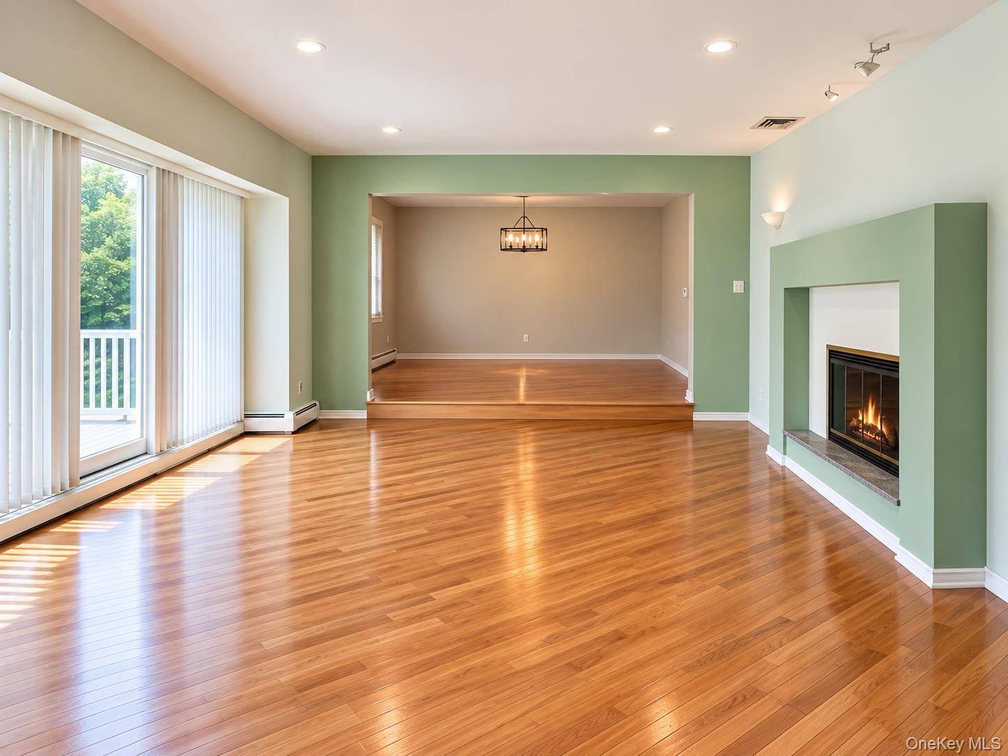 Address not disclosed, Dix Hills, NY 11746