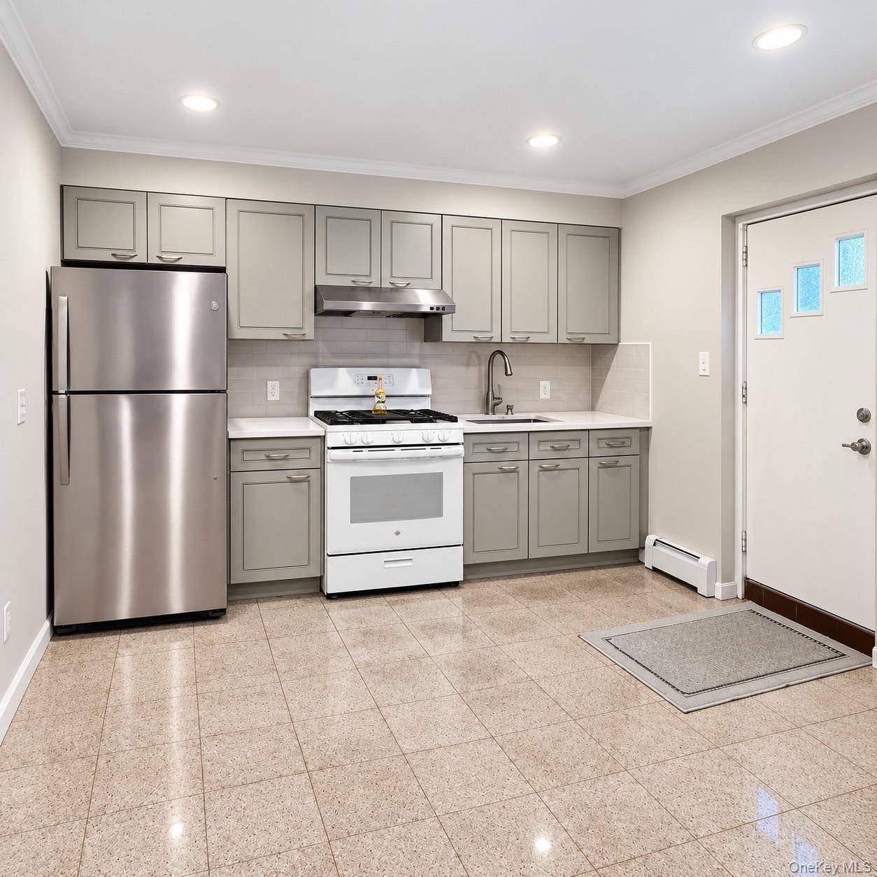 6636 Alderton ST, Rego Park, NY 11374