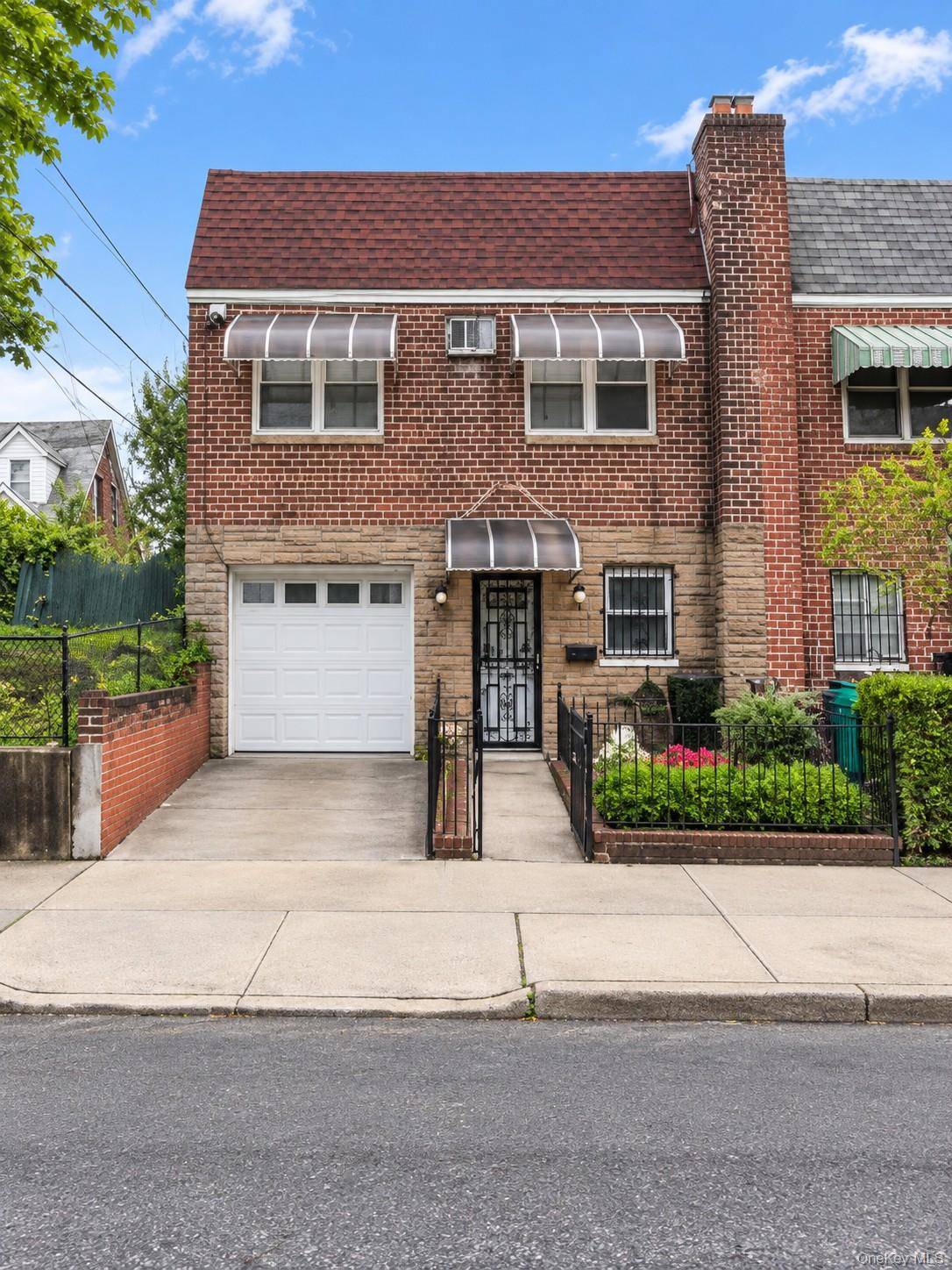 6636 Alderton ST, Rego Park, NY 11374