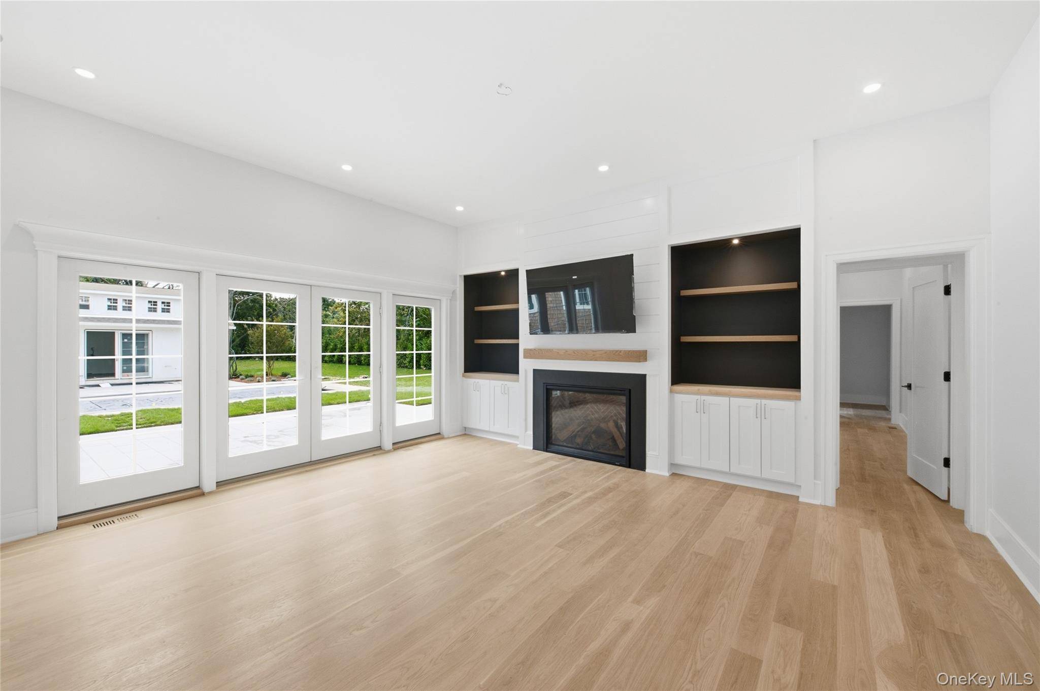 13 Cedarfield LN, Westhampton, NY 11977