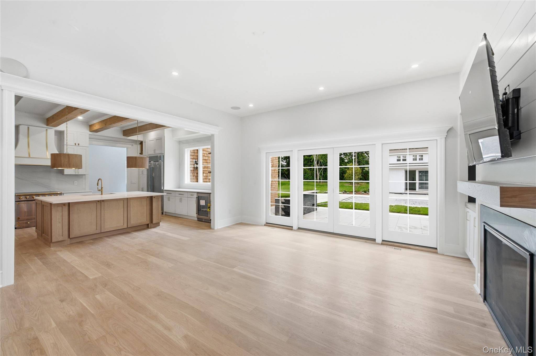 13 Cedarfield LN, Westhampton, NY 11977