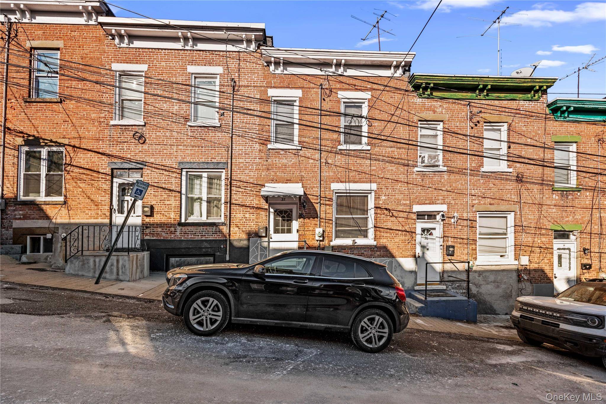37 Moquette ROW, Yonkers, NY 10703