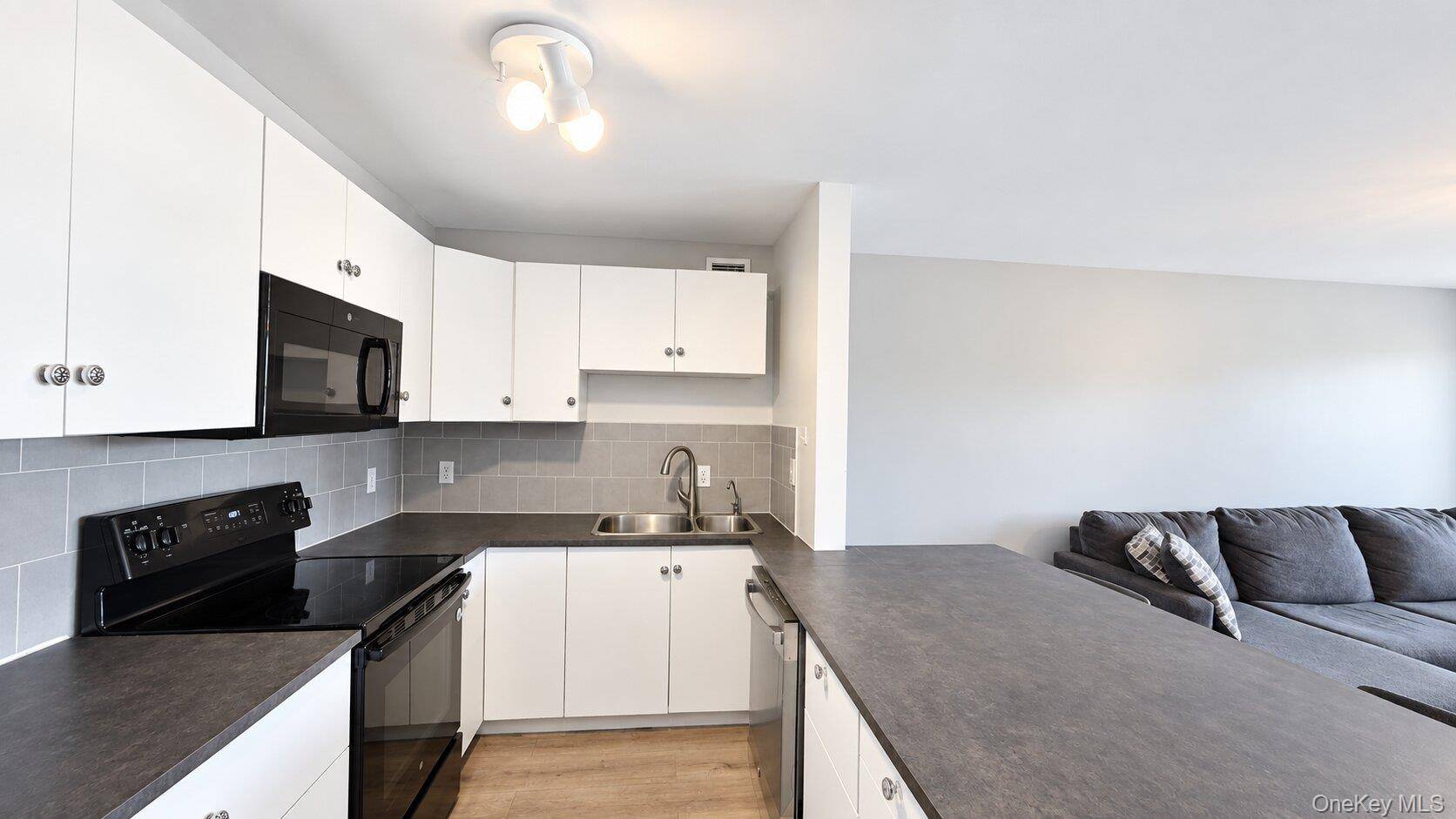 260 Beach 81st ST #2P, Rockaway Beach, NY 11693