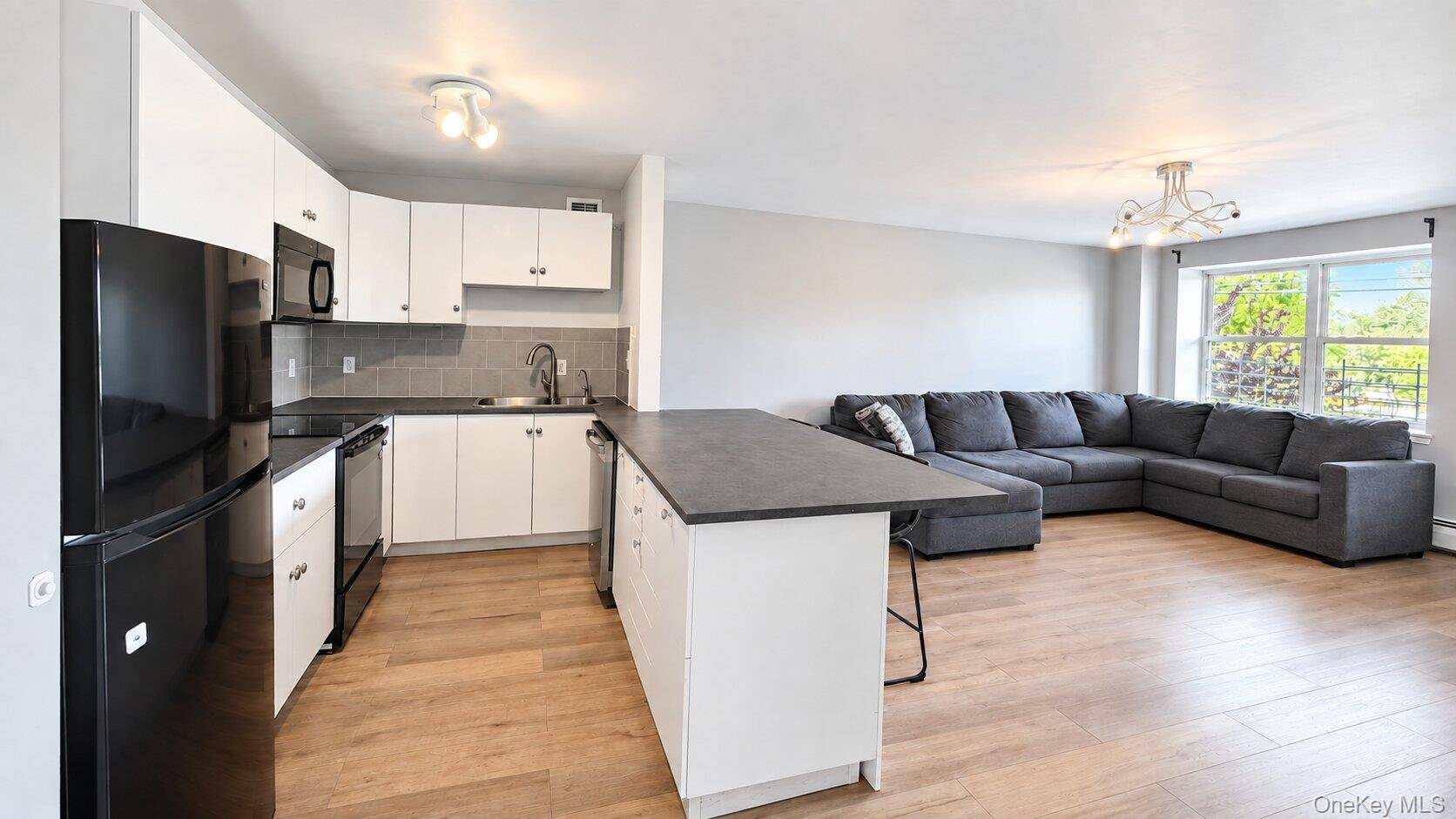260 Beach 81st ST #2P, Rockaway Beach, NY 11693