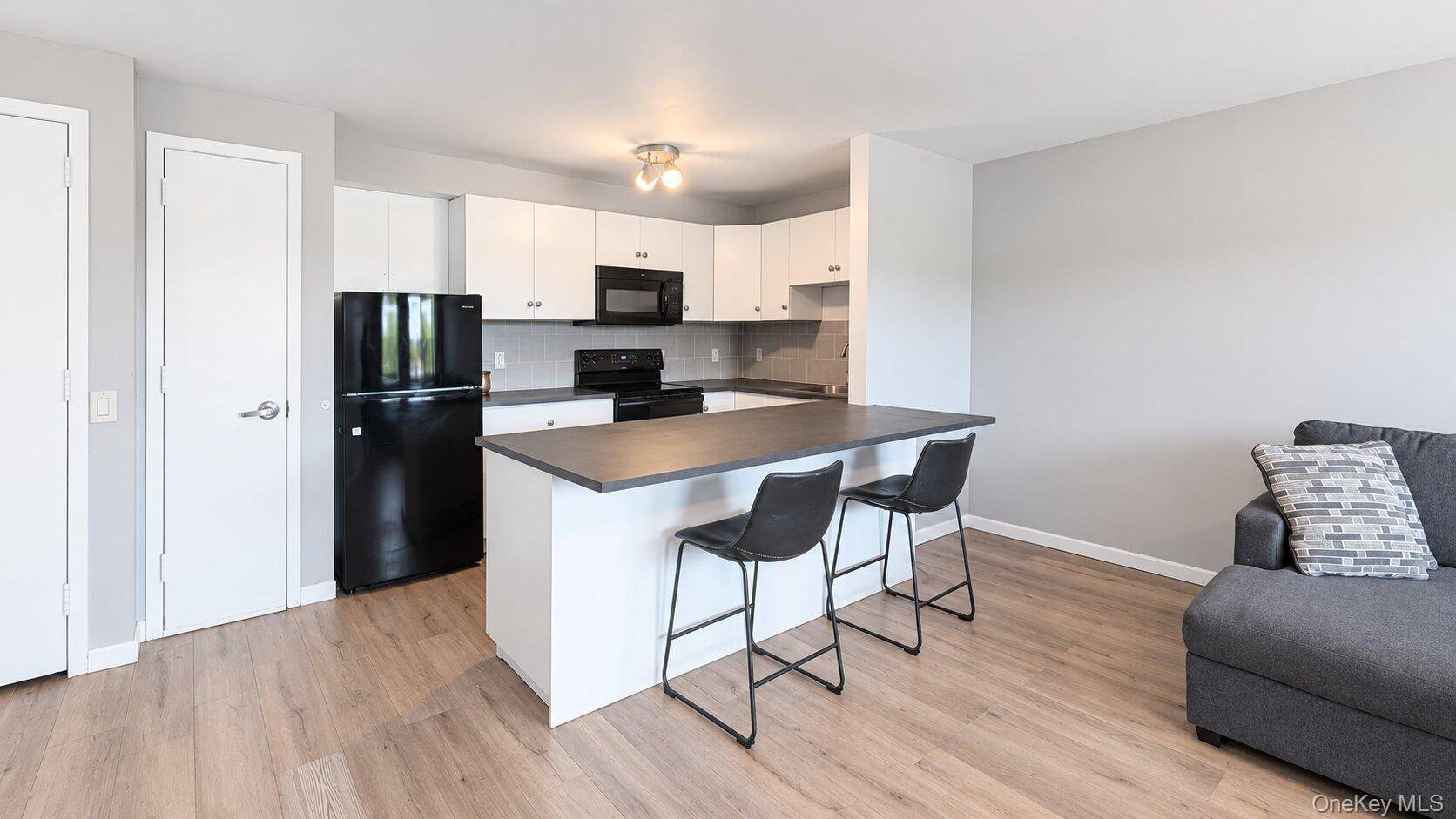 260 Beach 81st ST #2P, Rockaway Beach, NY 11693