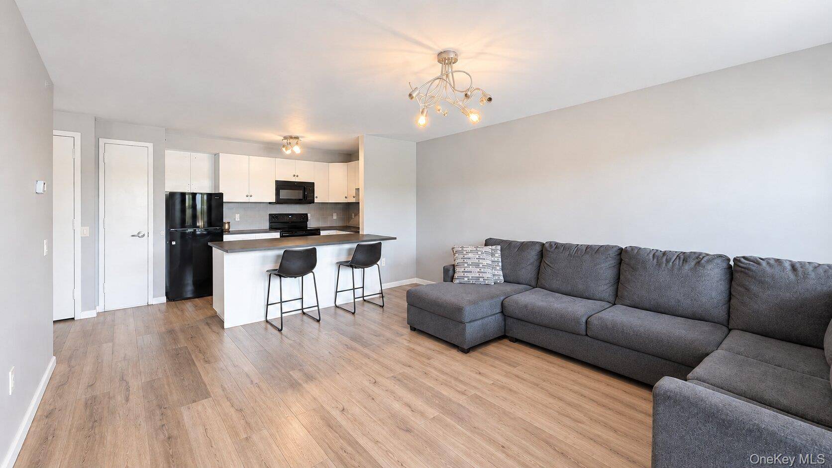260 Beach 81st ST #2P, Rockaway Beach, NY 11693