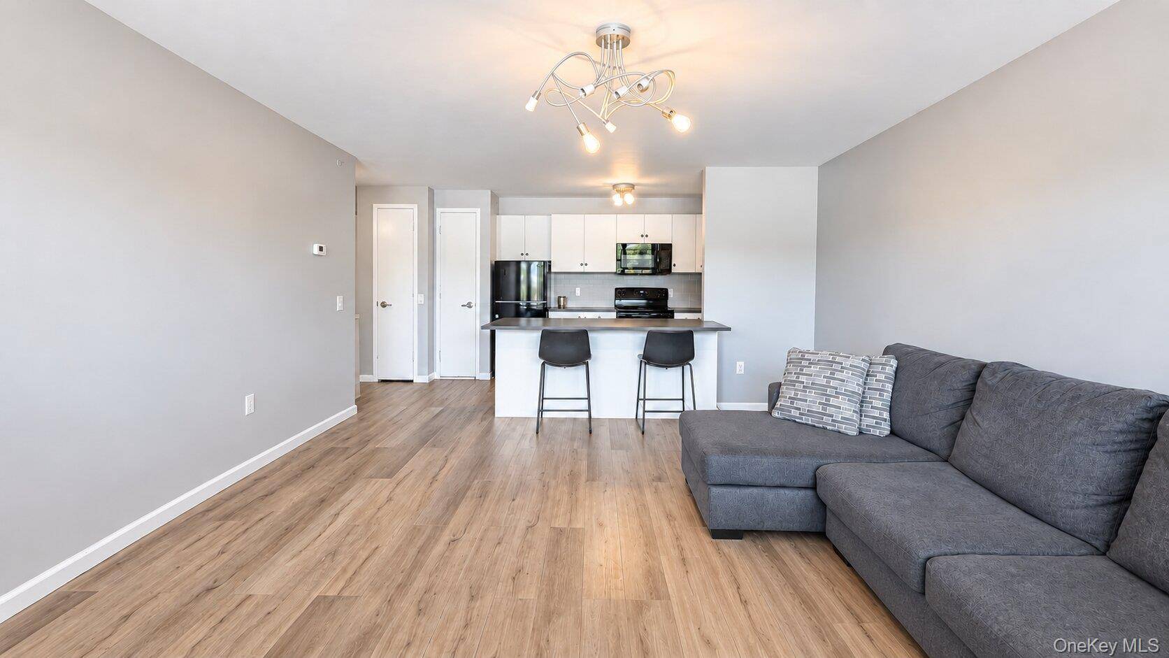 260 Beach 81st ST #2P, Rockaway Beach, NY 11693