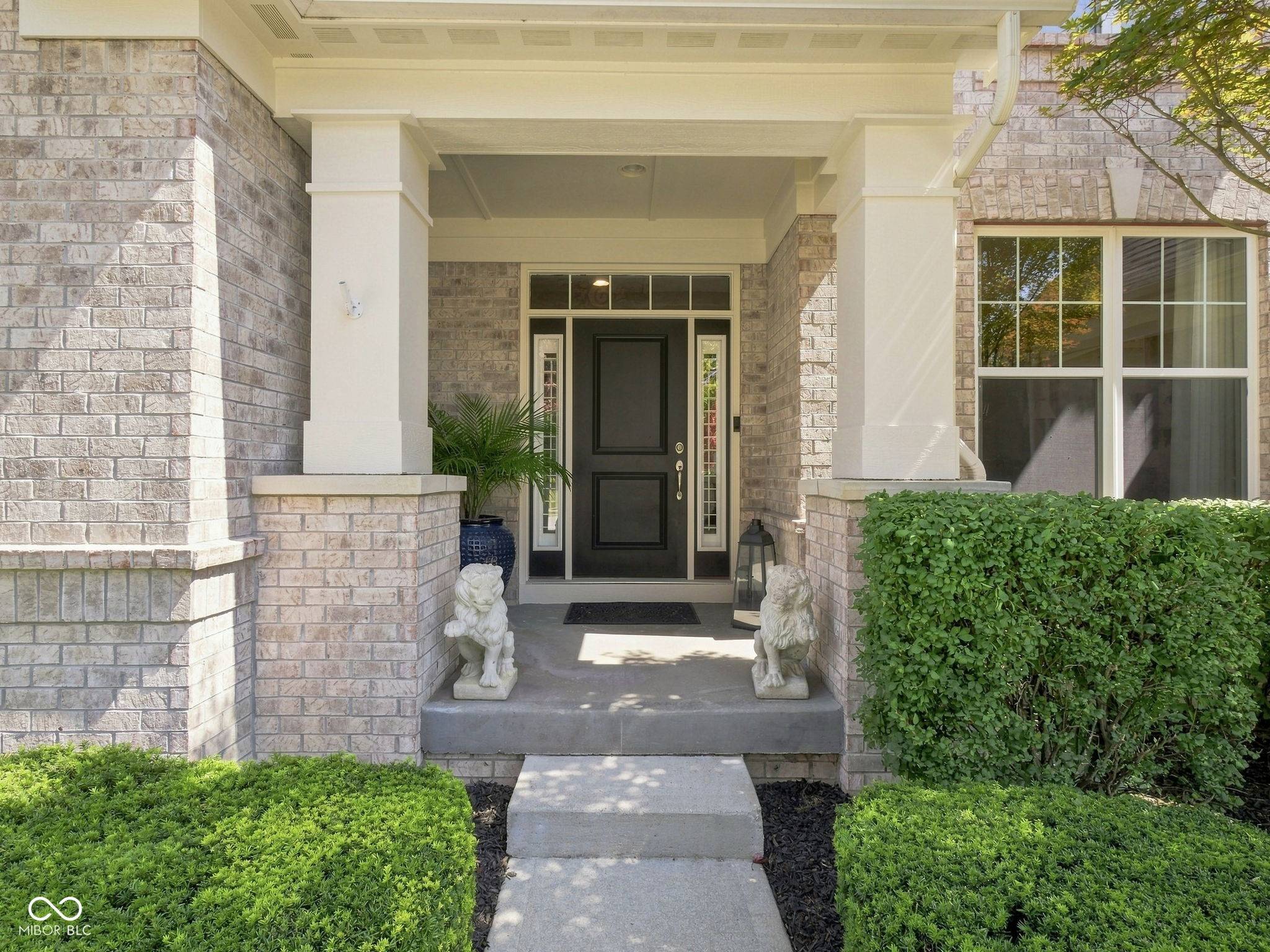 6411 Blackstone, Zionsville, IN 46077