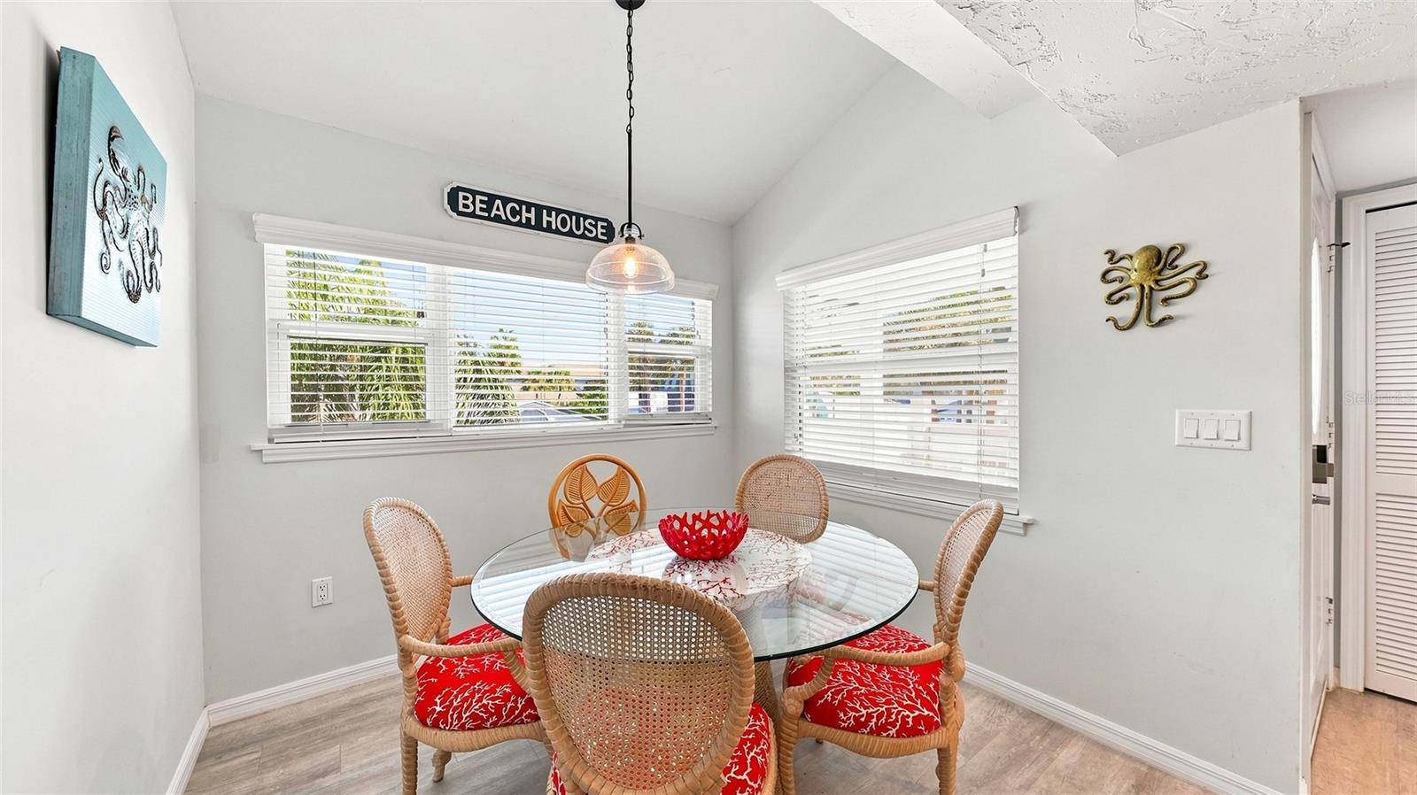 1206 SIESTA BAYSIDE DR #1206B, Sarasota, FL 34242