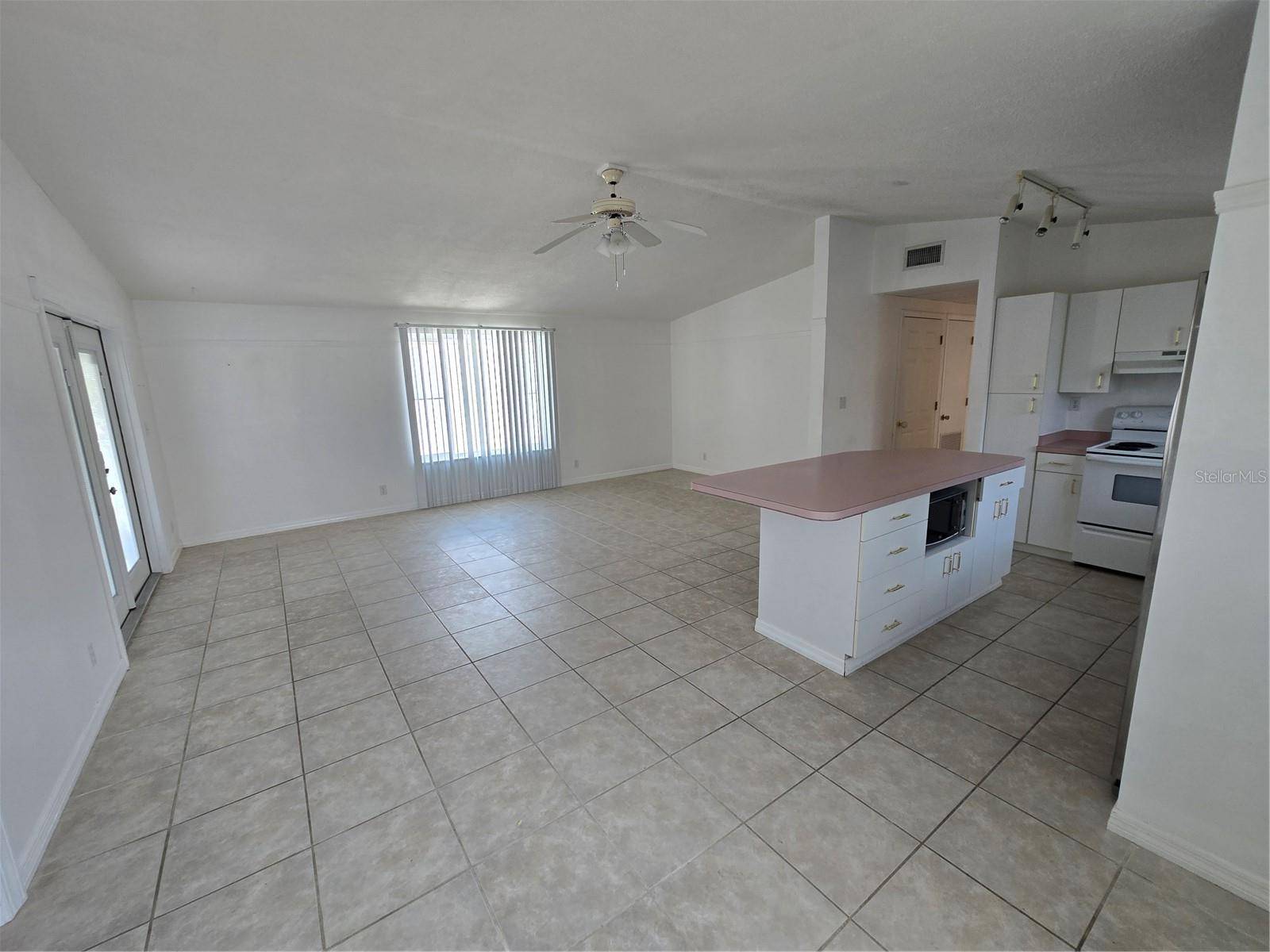 2804 AVENUE C, Holmes Beach, FL 34217