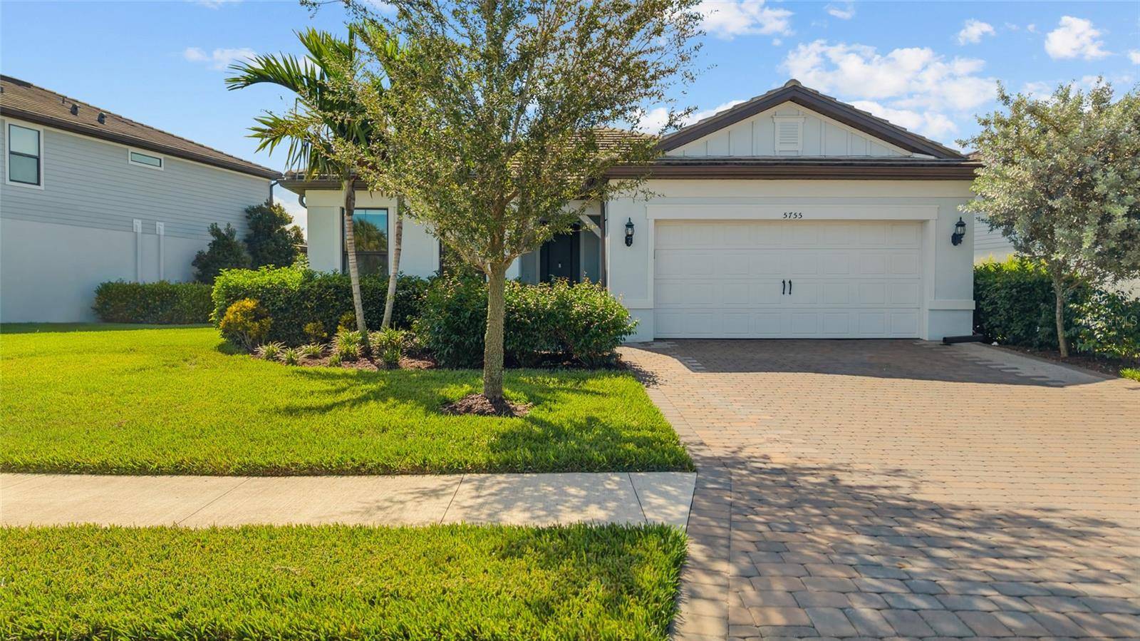 5755 BLUESTAR CT, Lakewood Ranch, FL 34211
