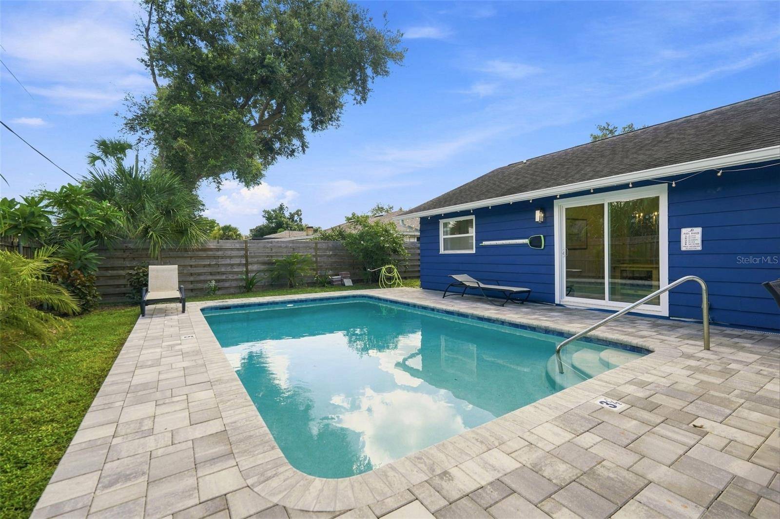 2667 CHERYLE LN, Sarasota, FL 34237