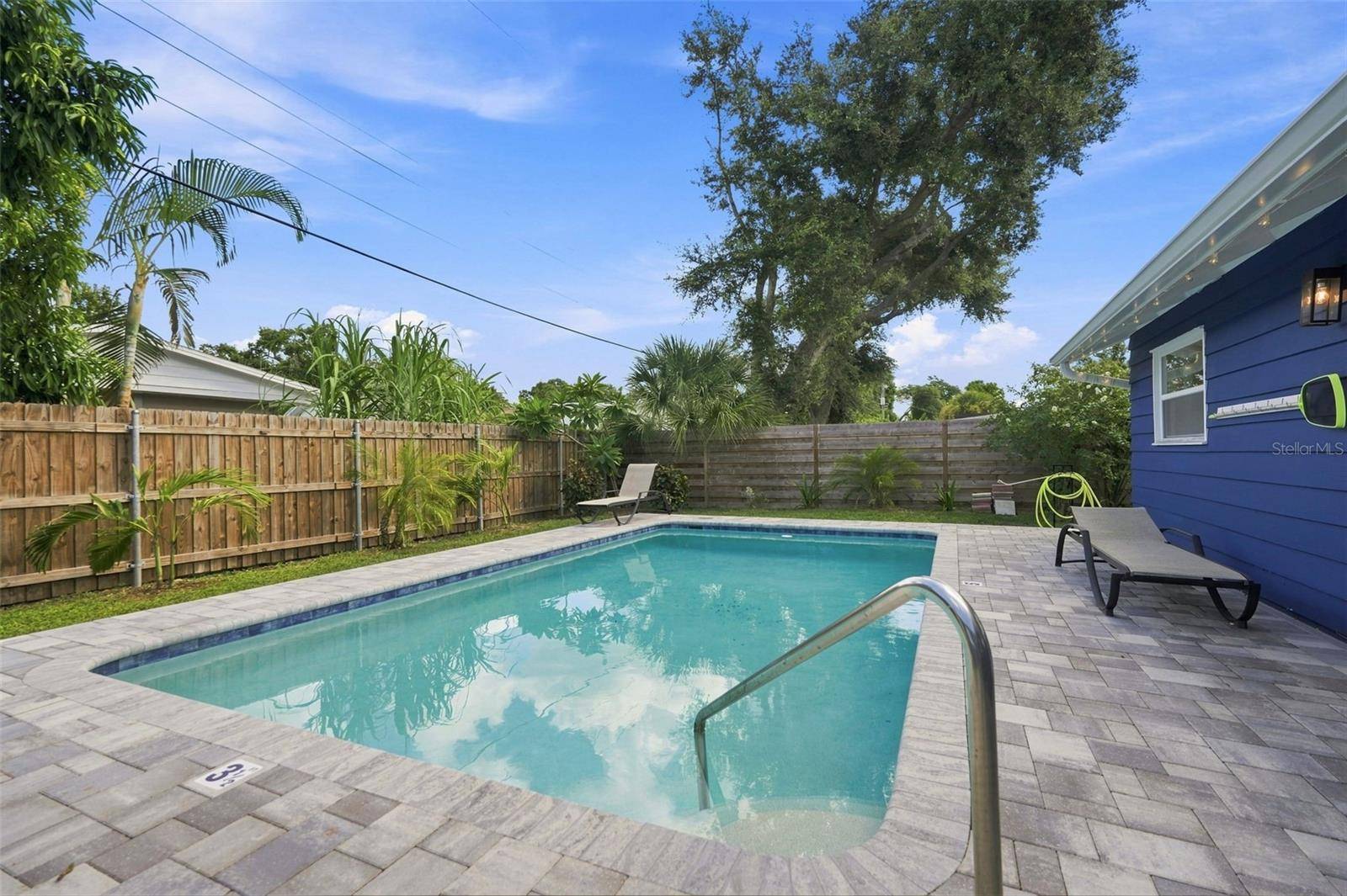 2667 CHERYLE LN, Sarasota, FL 34237