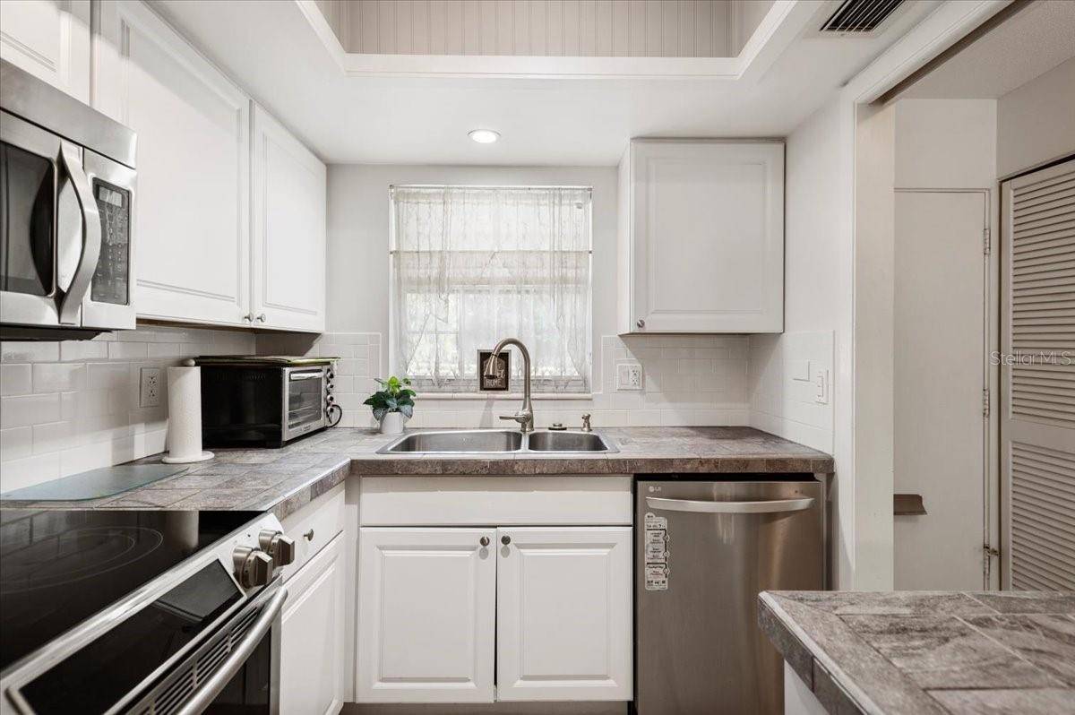 2753 GOLF COURSE DR #104, Sarasota, FL 34234