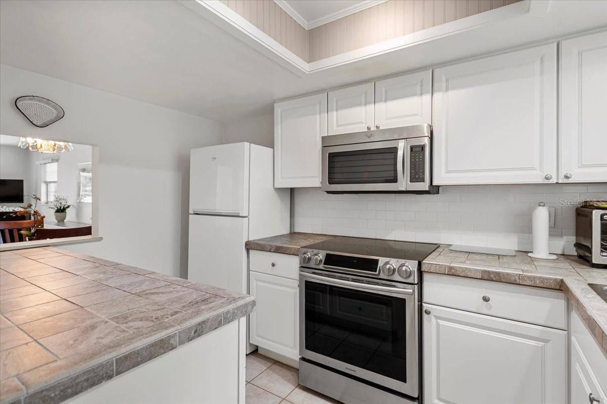 2753 GOLF COURSE DR #104, Sarasota, FL 34234