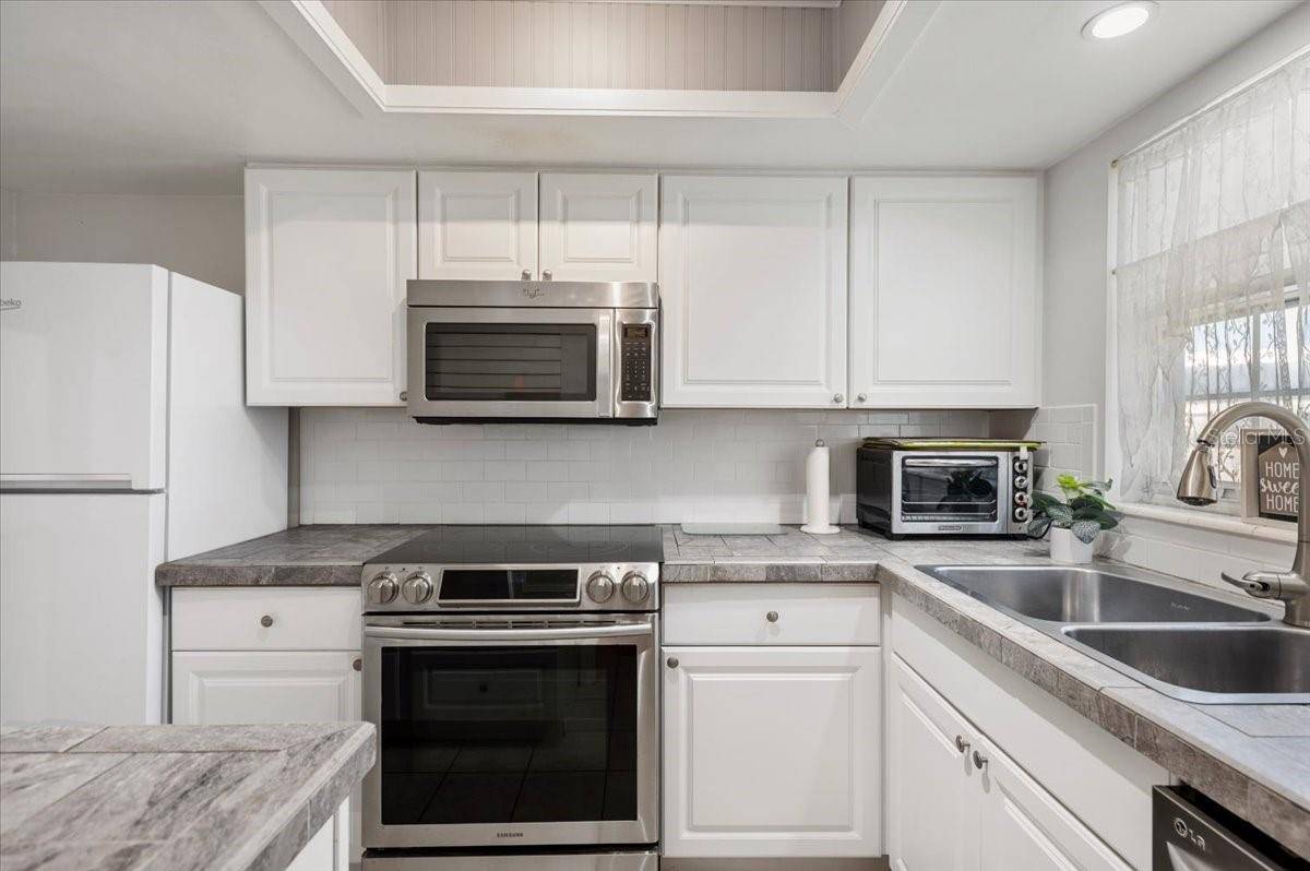2753 GOLF COURSE DR #104, Sarasota, FL 34234