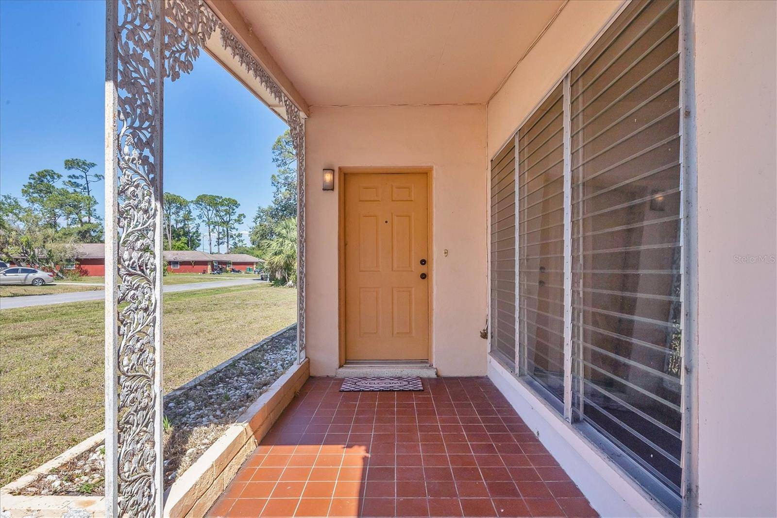 2538 LAKESHORE CIR, Port Charlotte, FL 33952