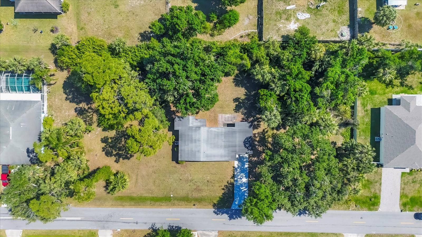 2538 LAKESHORE CIR, Port Charlotte, FL 33952