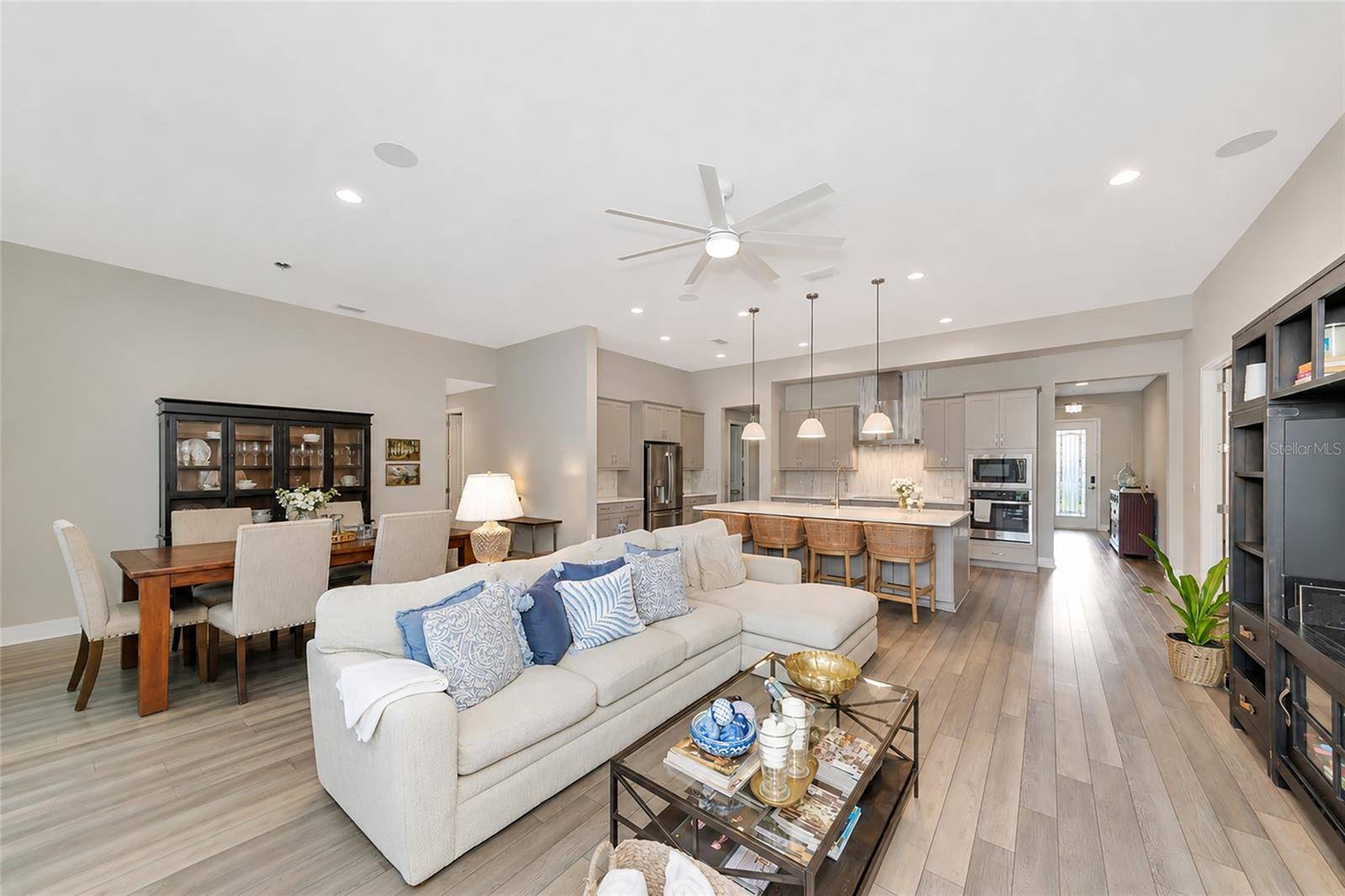 9211 ISABELLA CIR, Parrish, FL 34219