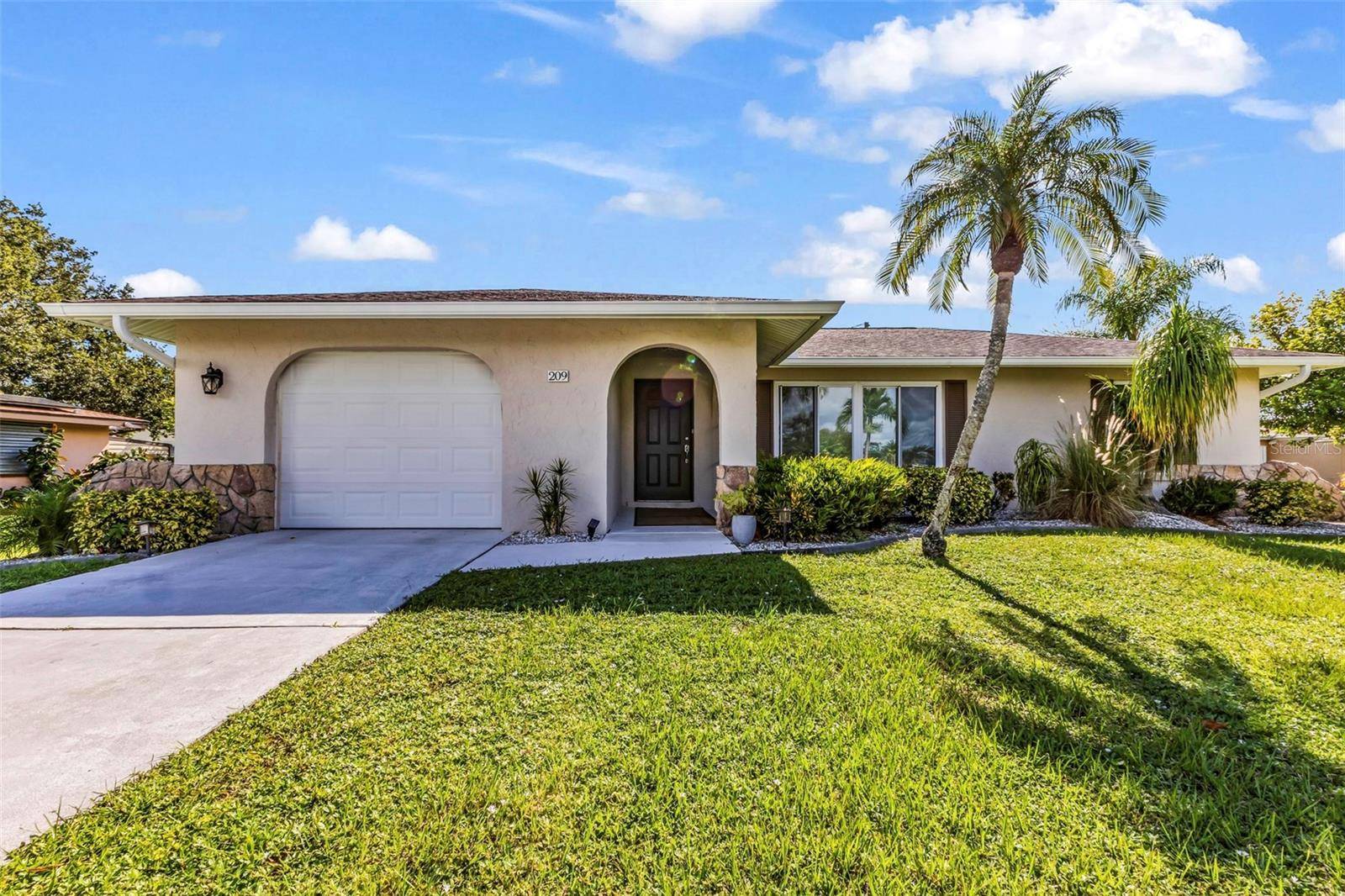 209 ROCKWOOD ST NW, Port Charlotte, FL 33952