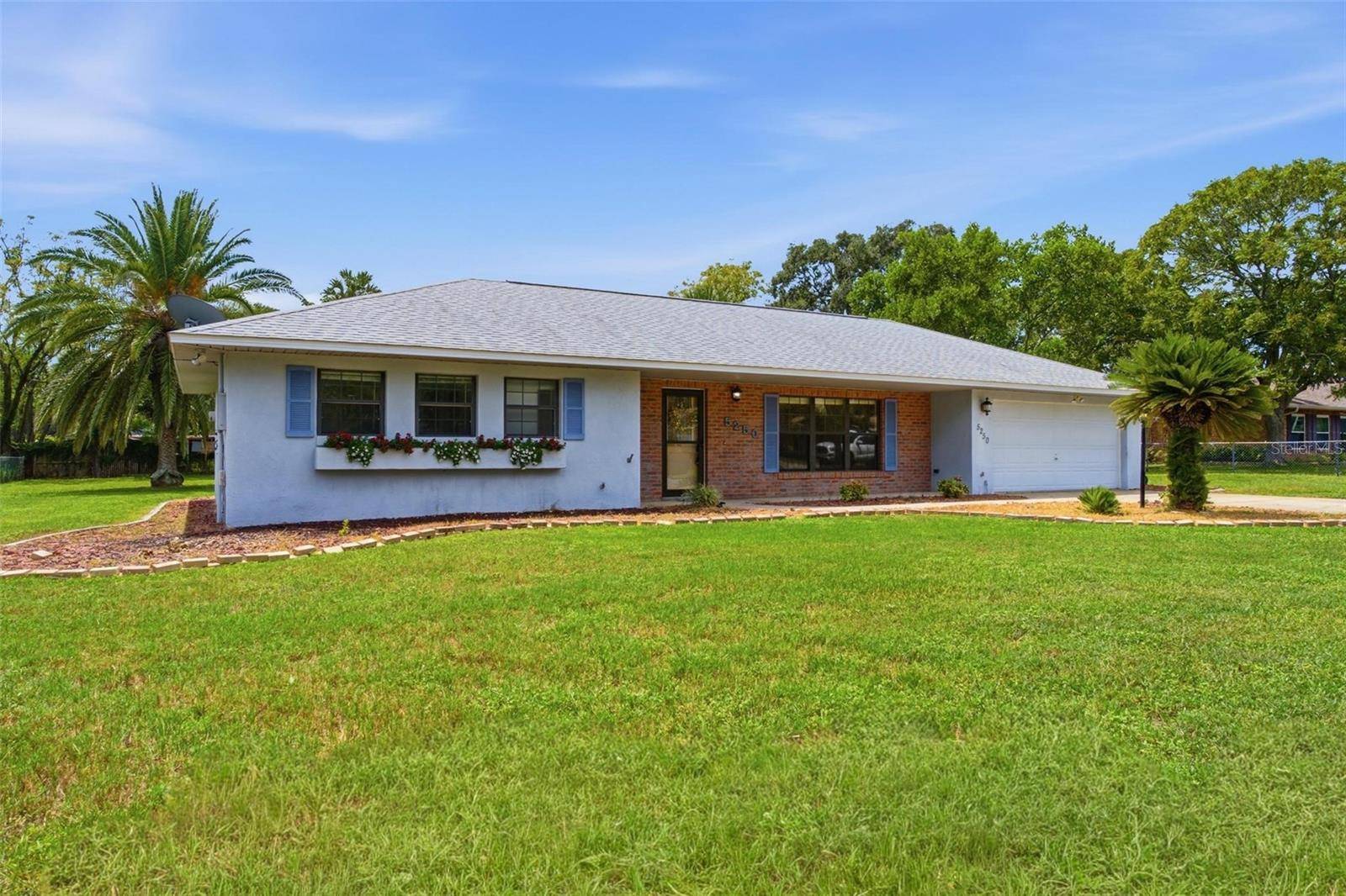 5250 FREDRICK RD, Fruitland Park, FL 34731
