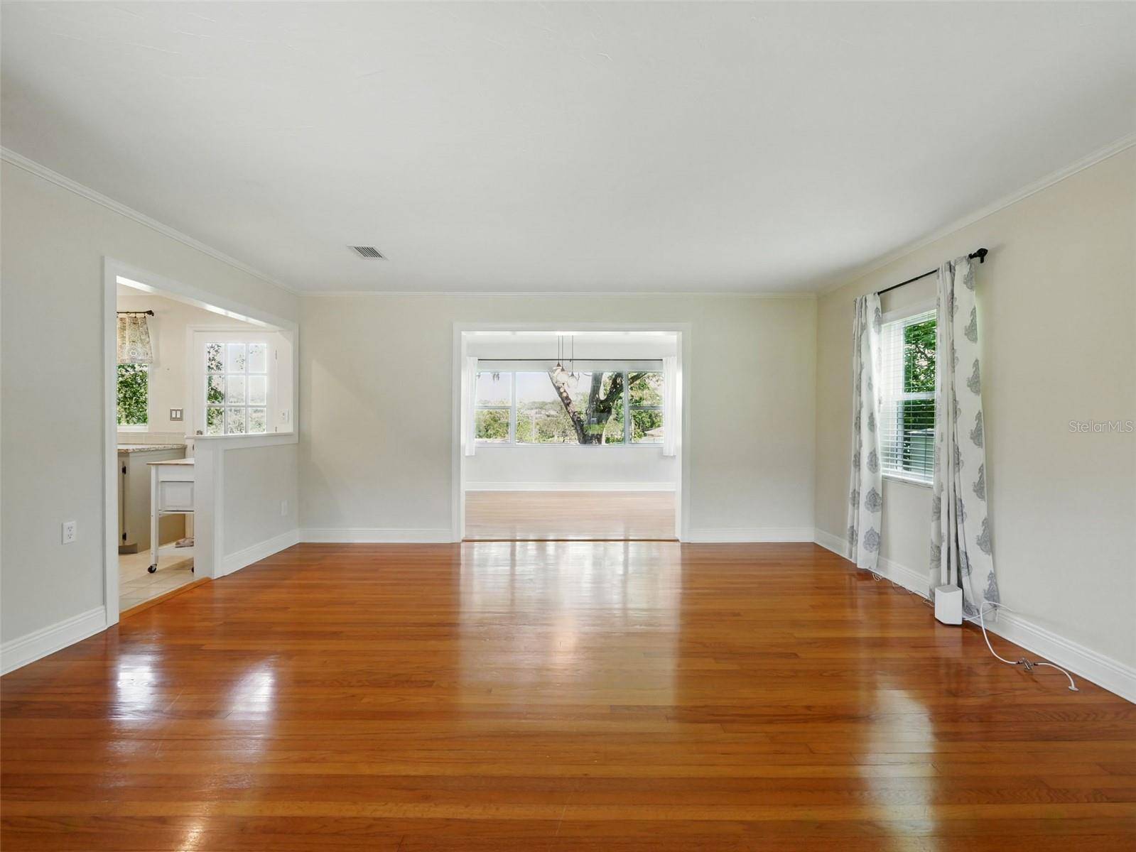 1426 CRESTVIEW DR, Mount Dora, FL 32757