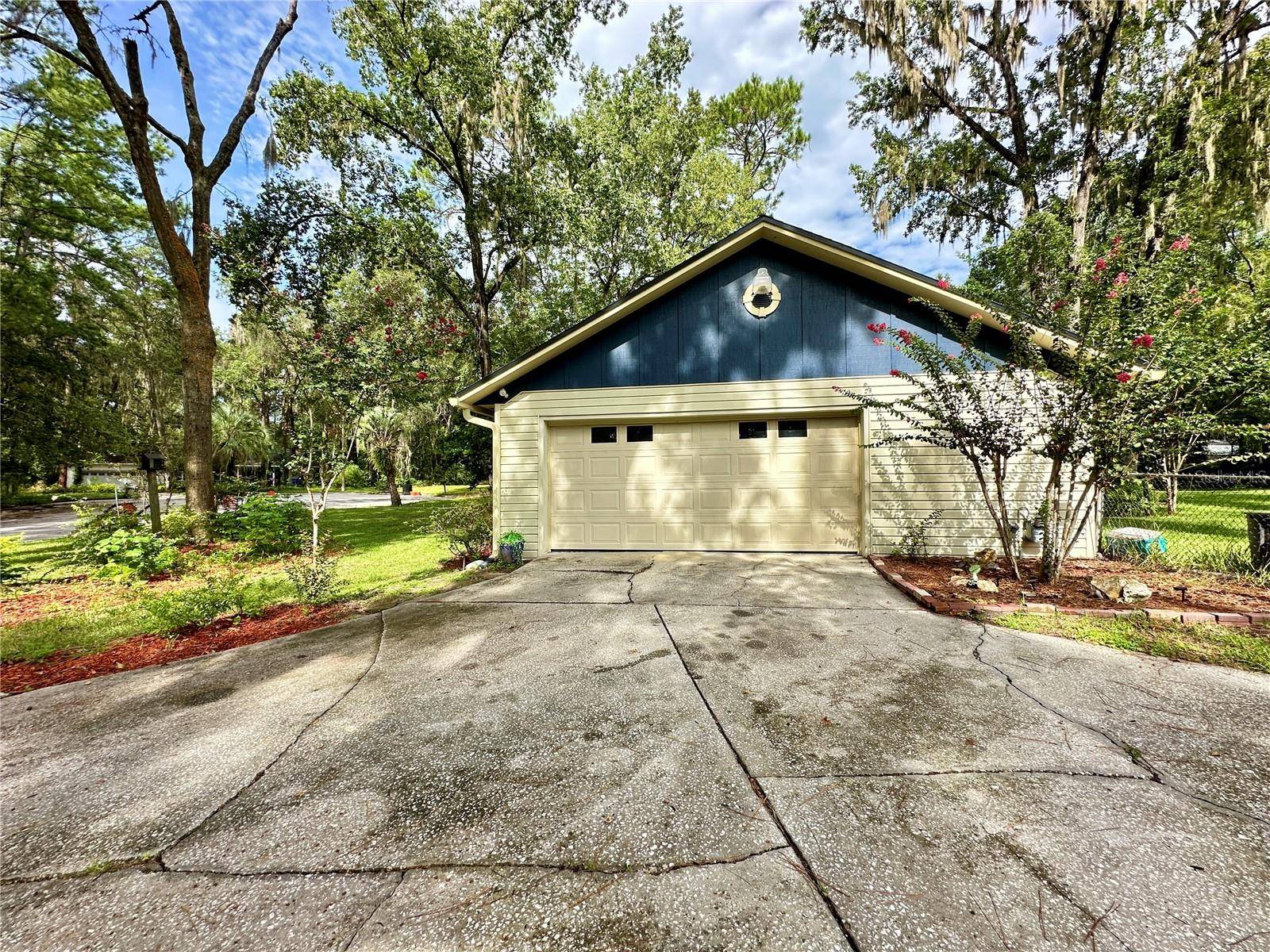 8614 SW 1ST AVE, Gainesville, FL 32607