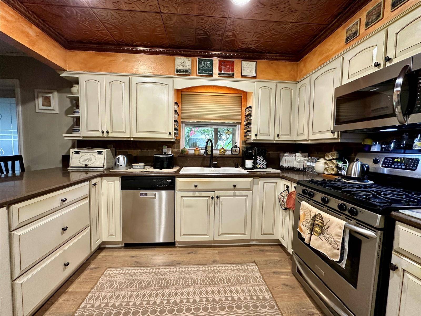8614 SW 1ST AVE, Gainesville, FL 32607