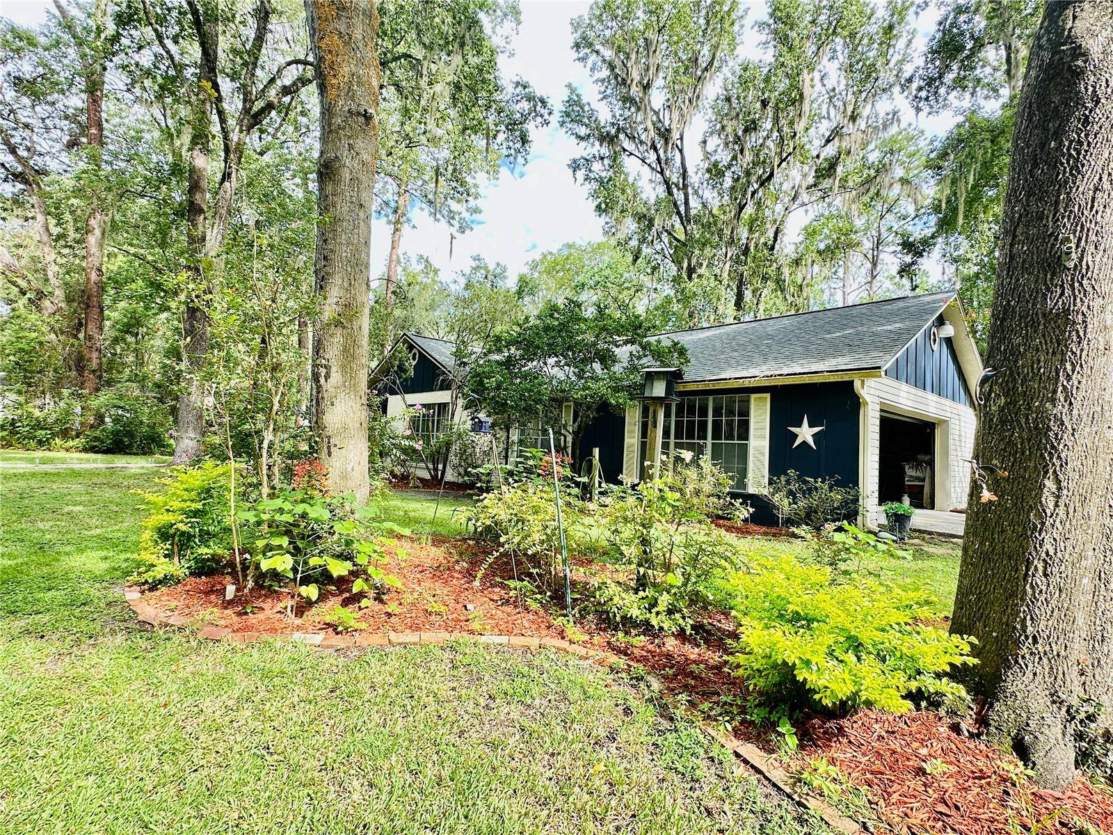 8614 SW 1ST AVE, Gainesville, FL 32607