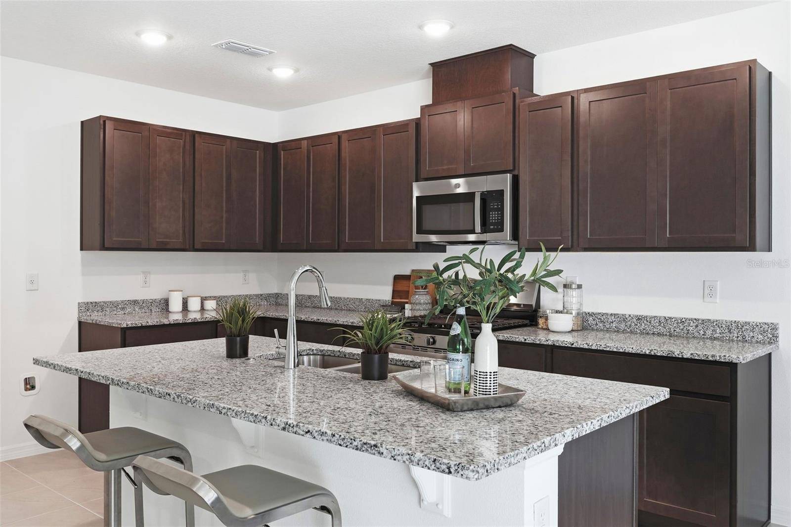 27468 BLACK KITE AVE, Howey In The Hills, FL 34737