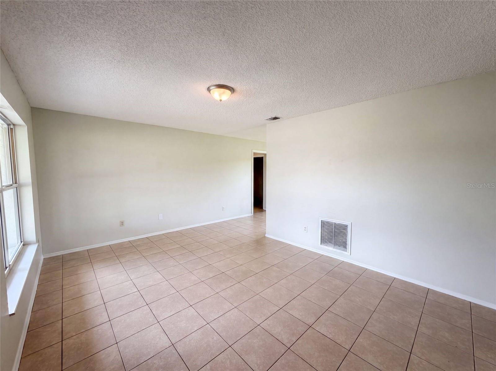 1262 PADGETT CIR, Lady Lake, FL 32159