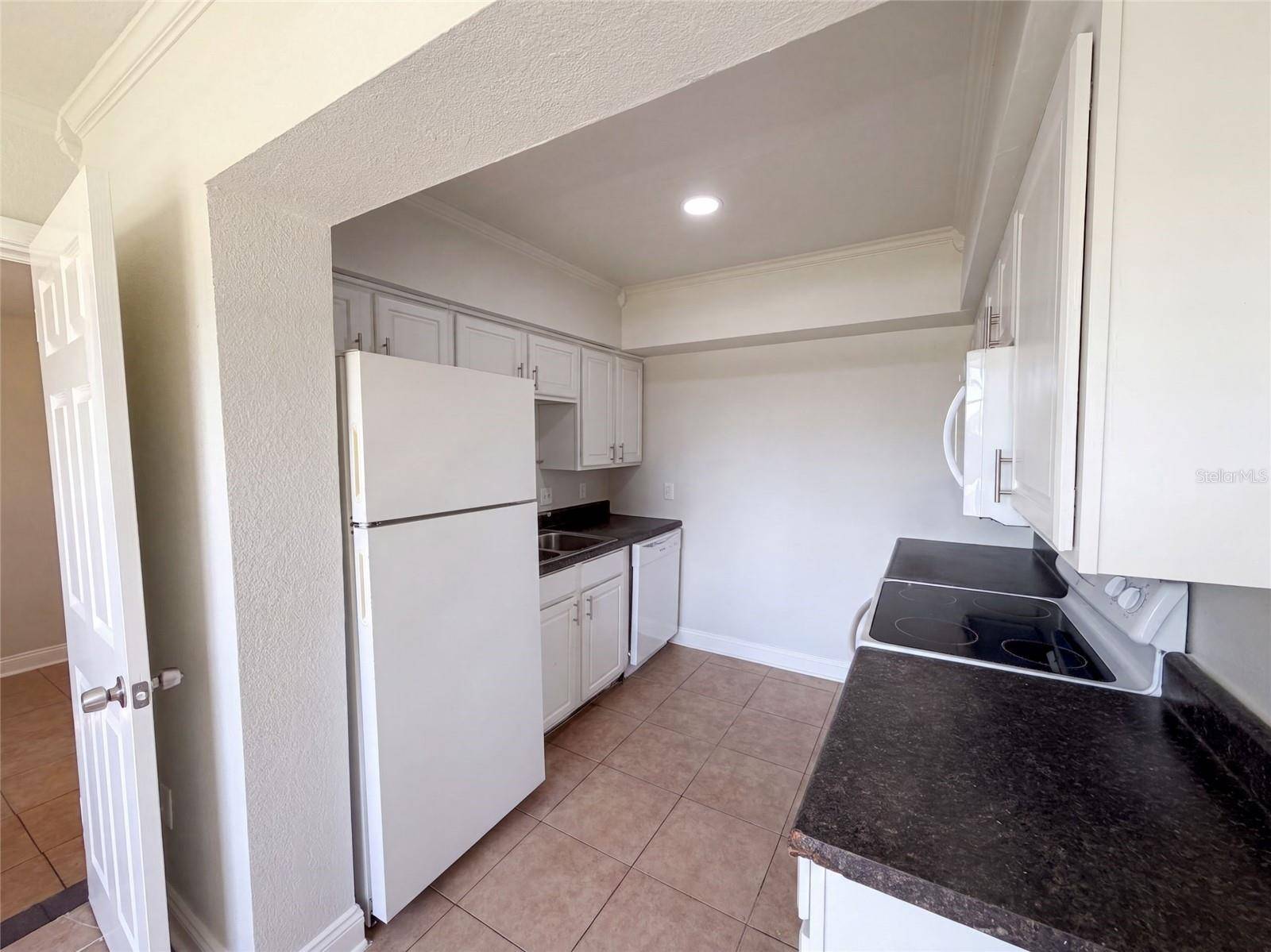 3225 CLEVELAND HEIGHTS BLVD, Lakeland, FL 33803