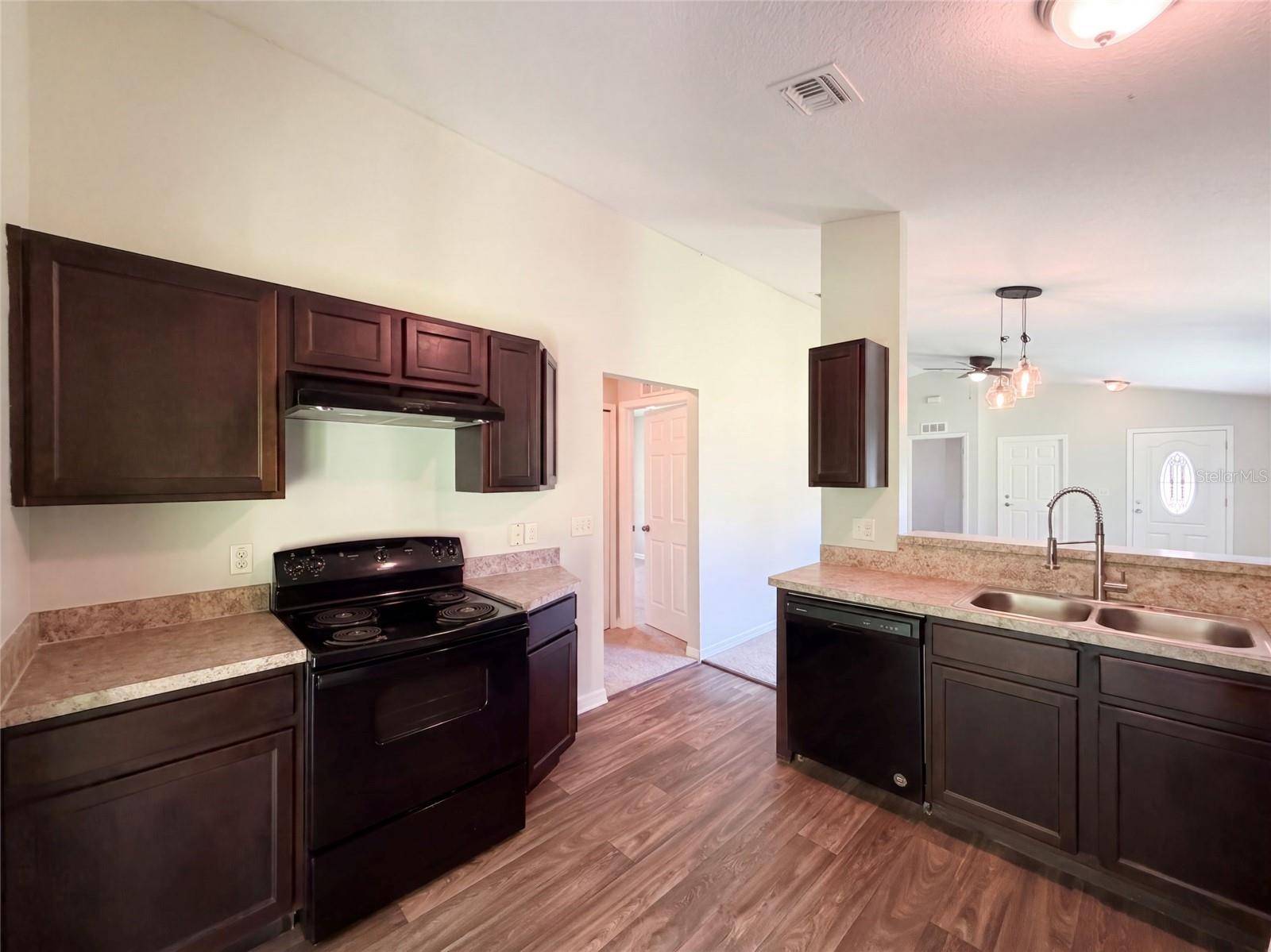 705 5TH ST, Wildwood, FL 34785