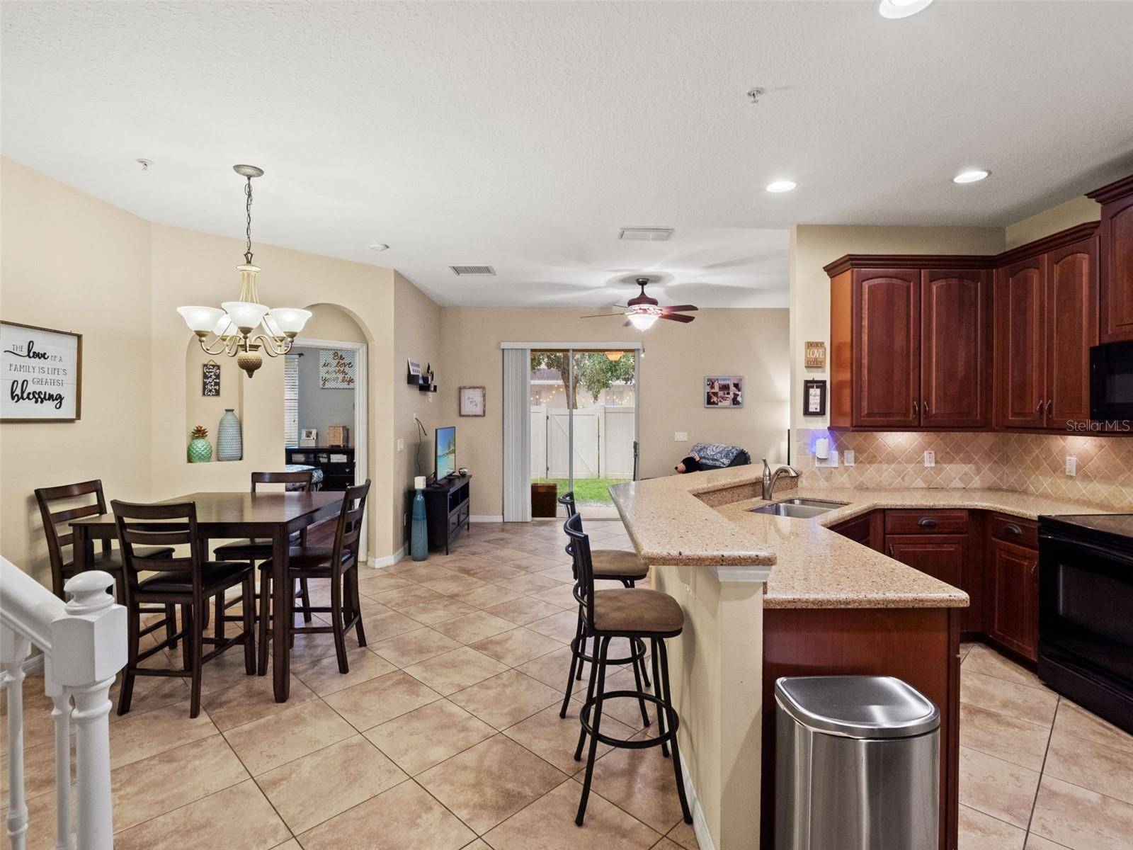 2137 VELVET LEAF DR, Ocoee, FL 34761