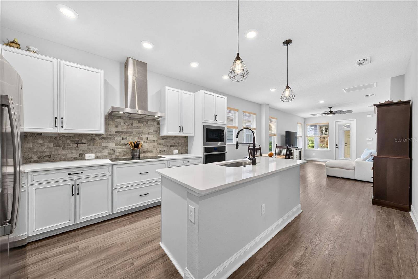 6939 HIGGS ALY, Orlando, FL 32827