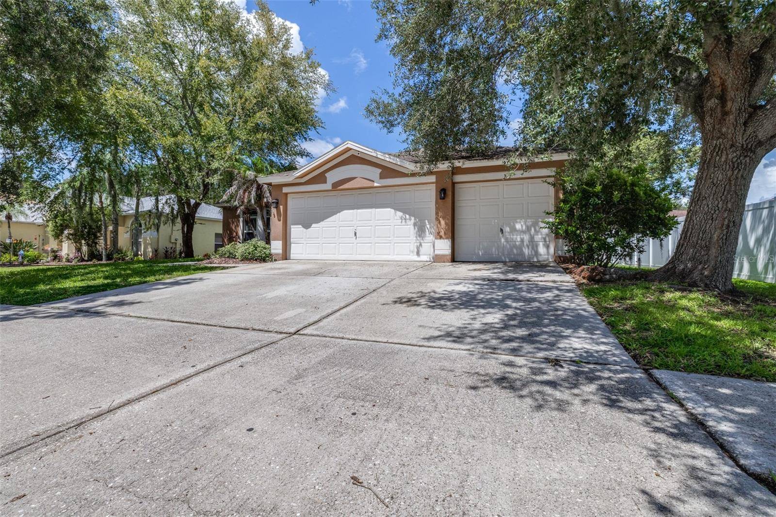 17012 FALCONRIDGE RD, Lithia, FL 33547