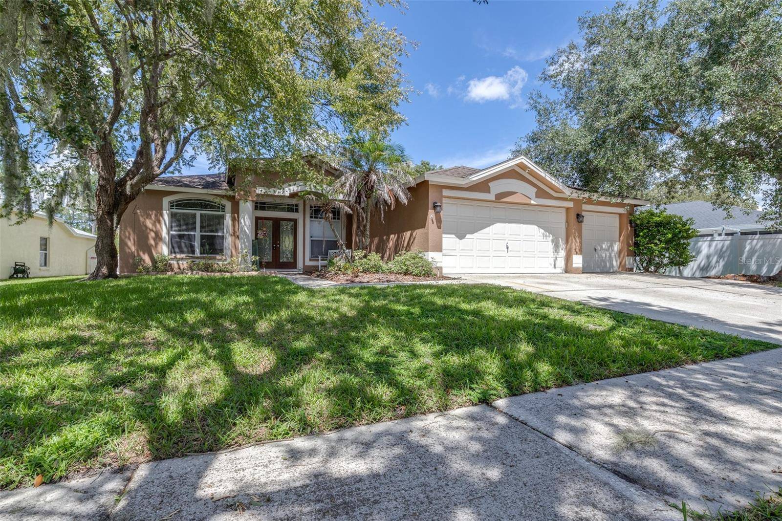 17012 FALCONRIDGE RD, Lithia, FL 33547