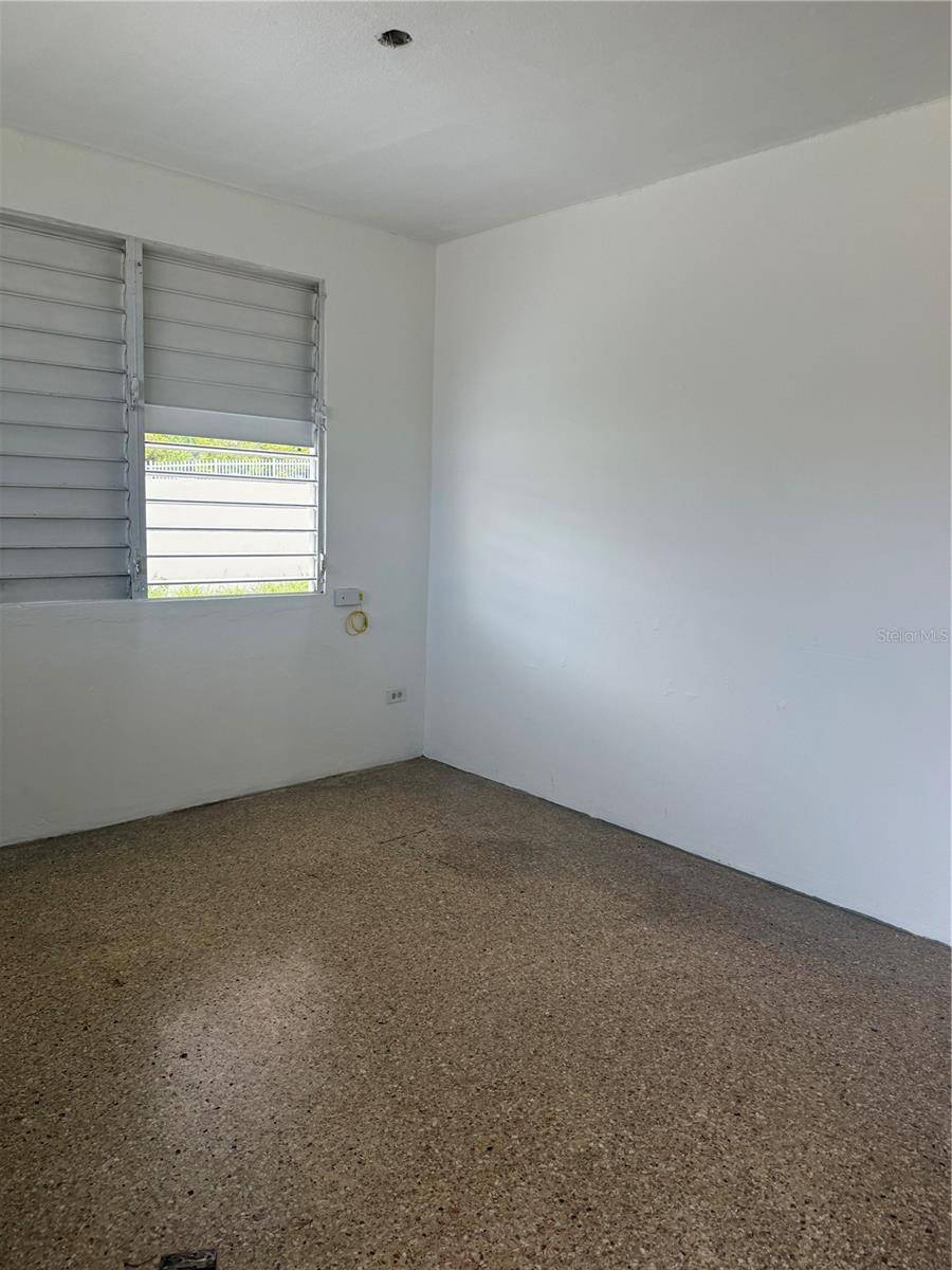 24 AVE LAUREL, Bayamon, PR 00956
