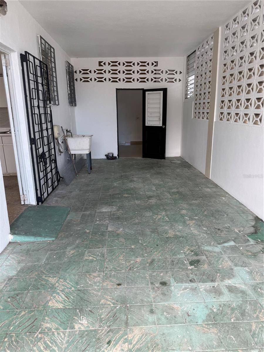 24 AVE LAUREL, Bayamon, PR 00956