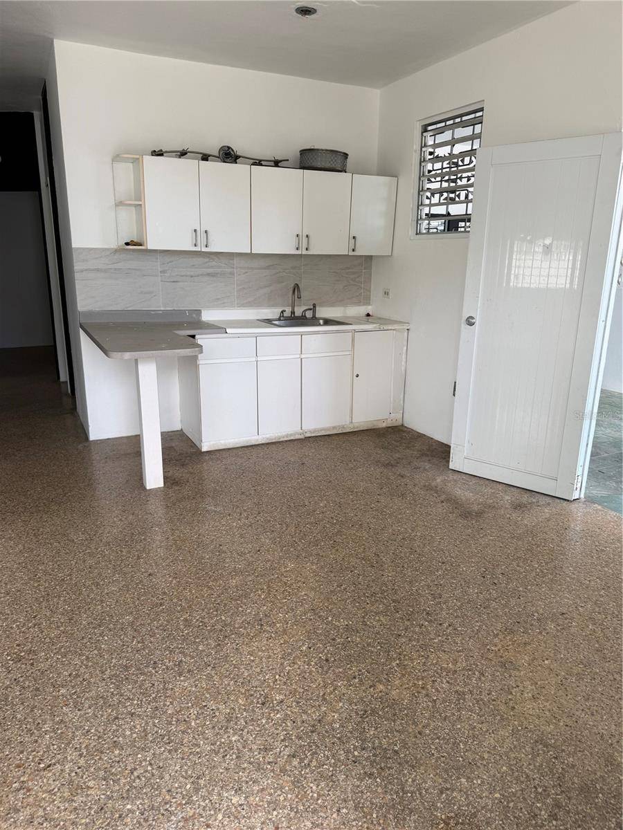 24 AVE LAUREL, Bayamon, PR 00956